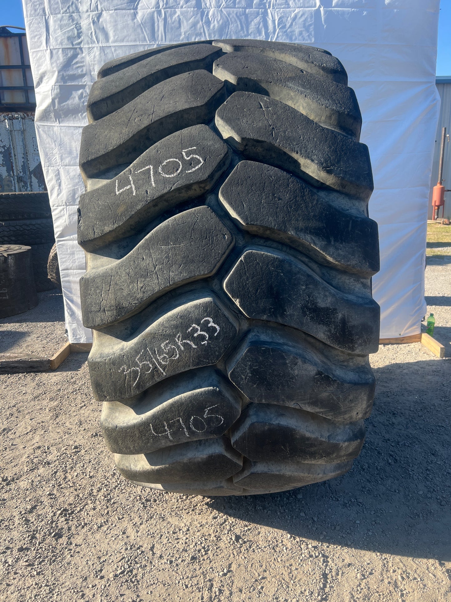 35/65R33 MICHELIN XLD D2 #4705