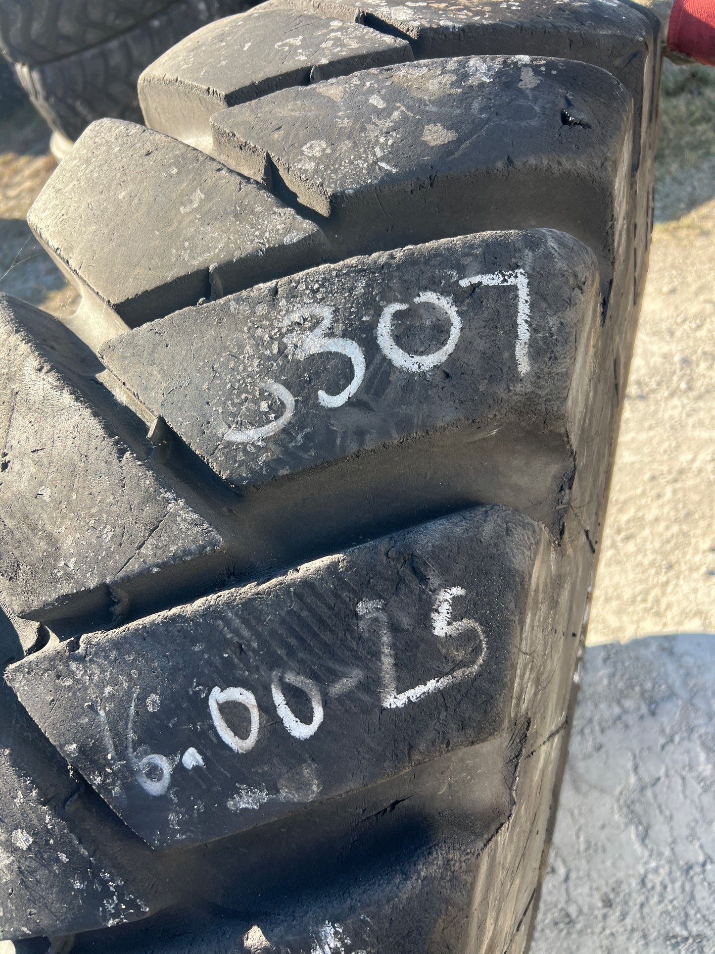 16.00-25 TITAN LCM #8307