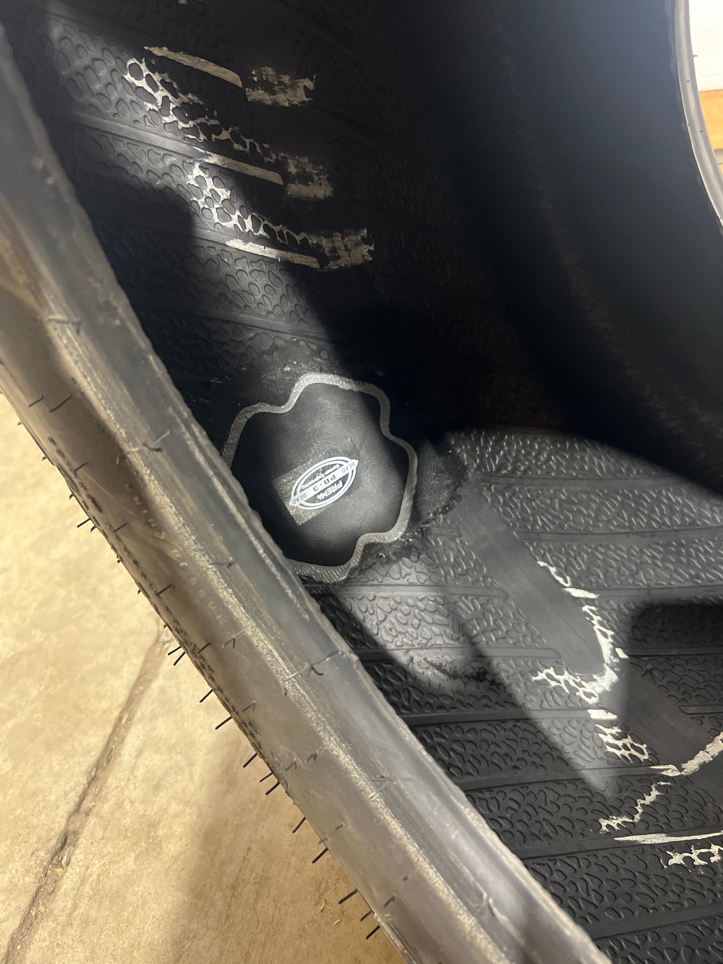 285/60-12 CARLISLE MULTI-TRAC C/S #4476