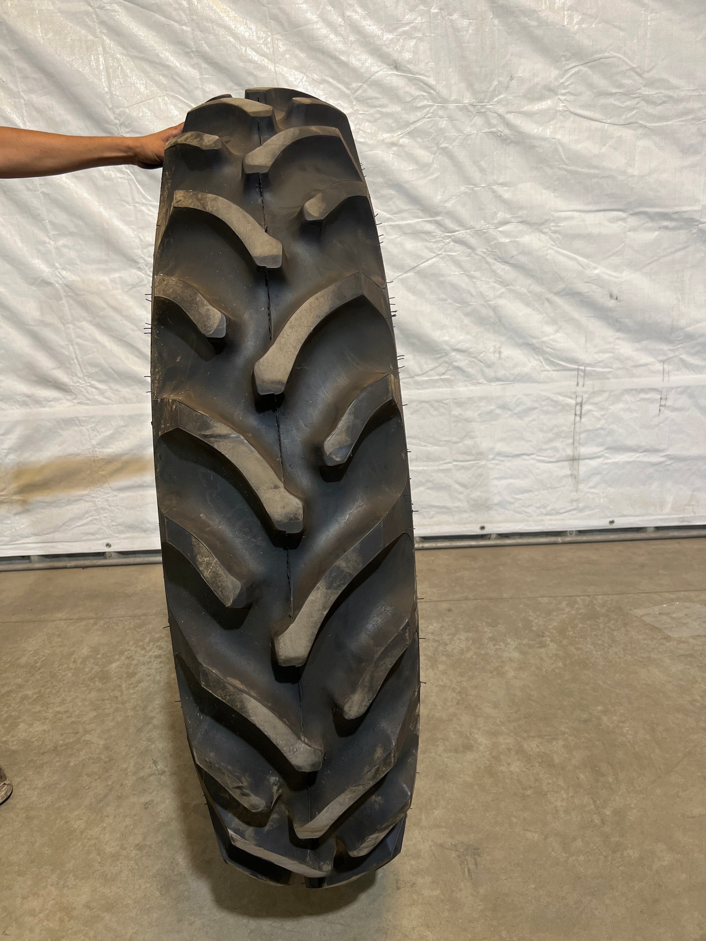 12.4-32 GOODYEAR DYNA TORQUE III #8436