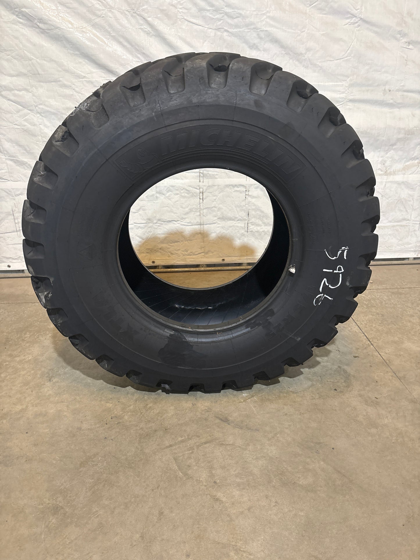 17.5R25 MICHELIN XTLA LOADER/DOZER TIRE #5926