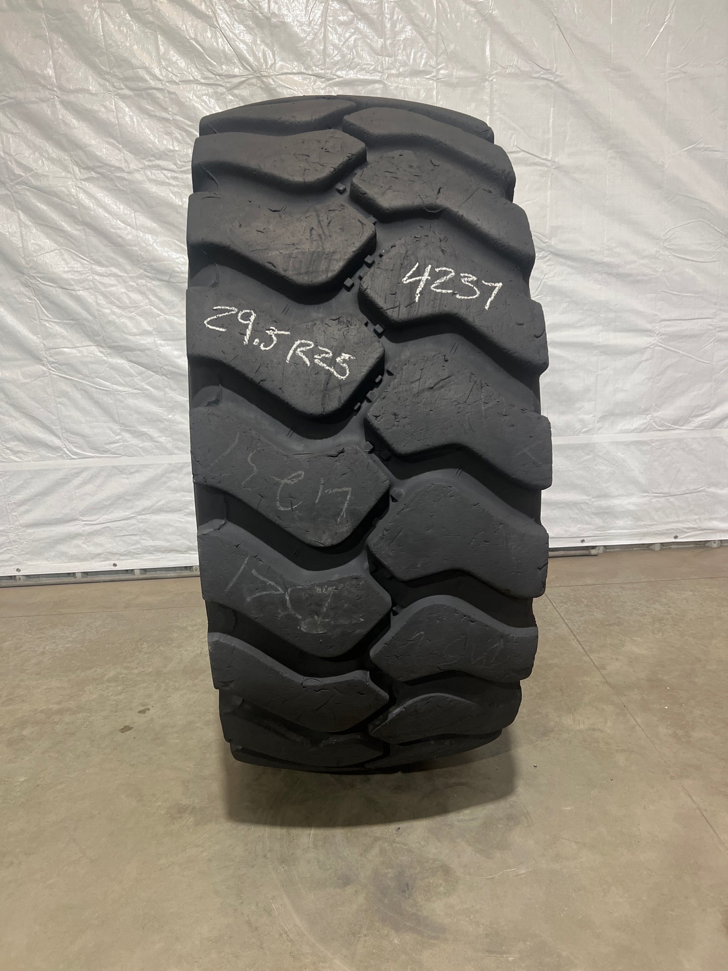 29.5R29 BRIDGESTONE V-STEEL N-TRACTION