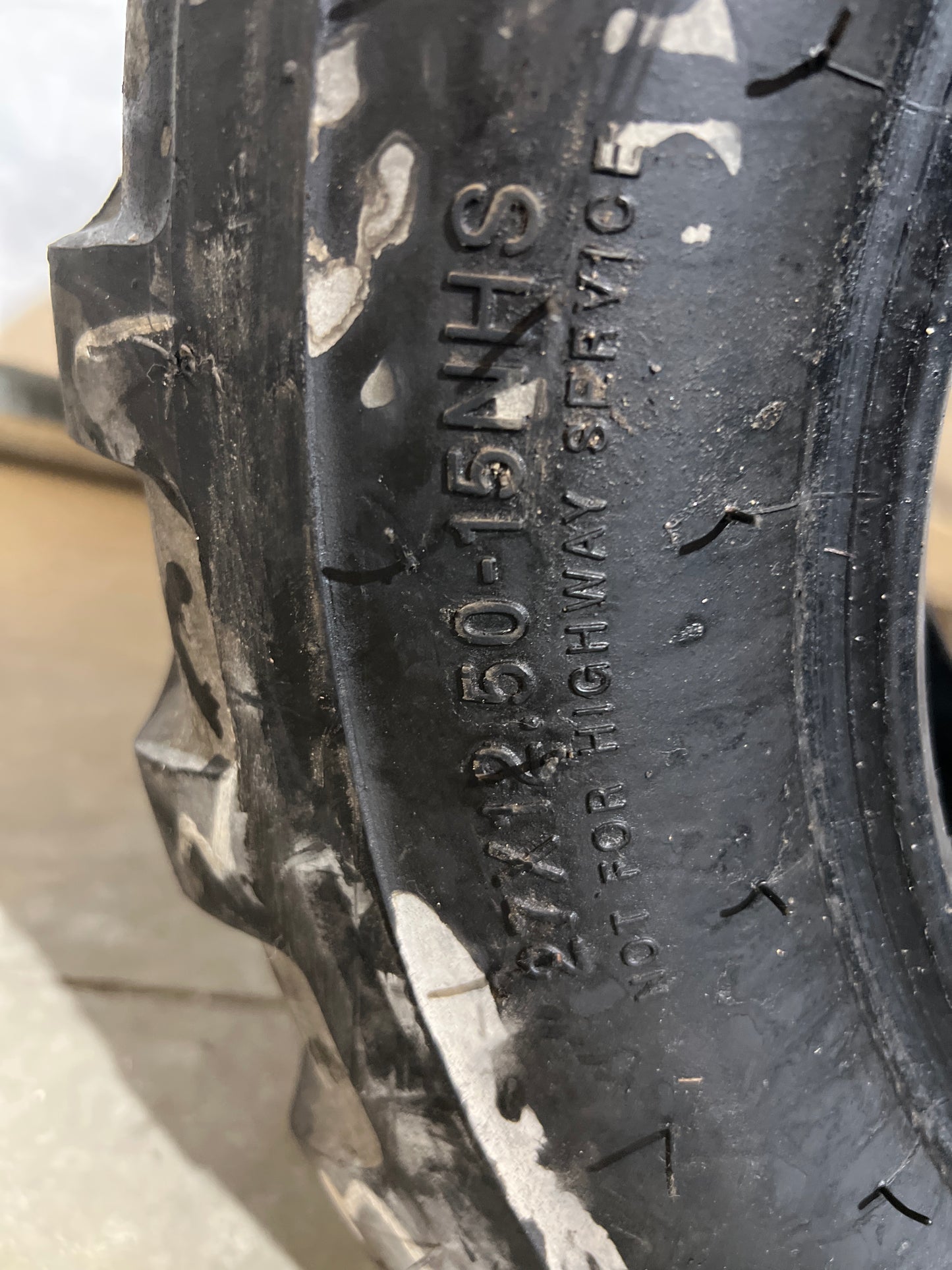 27X12.50-15 CARLISLE TRAC CHIEF