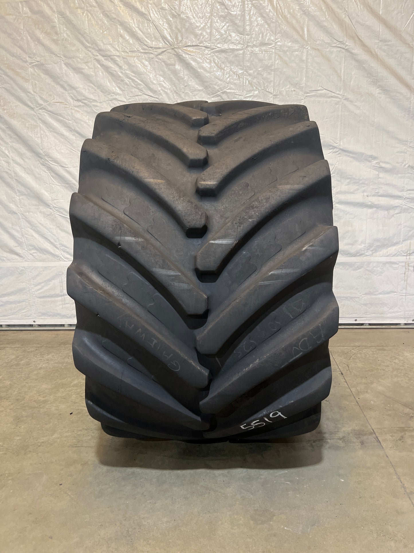 1050/50R32 BKT AGRIMAX TERIS #5519