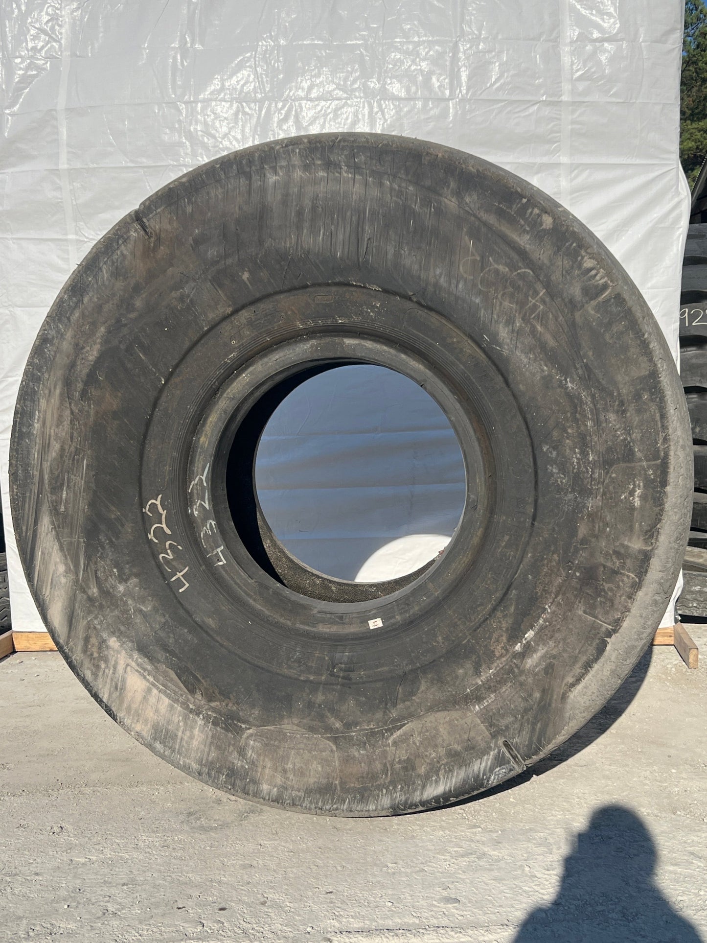 29.5-29 TITAN LD 250 SMOOTH 34 PLY #4322