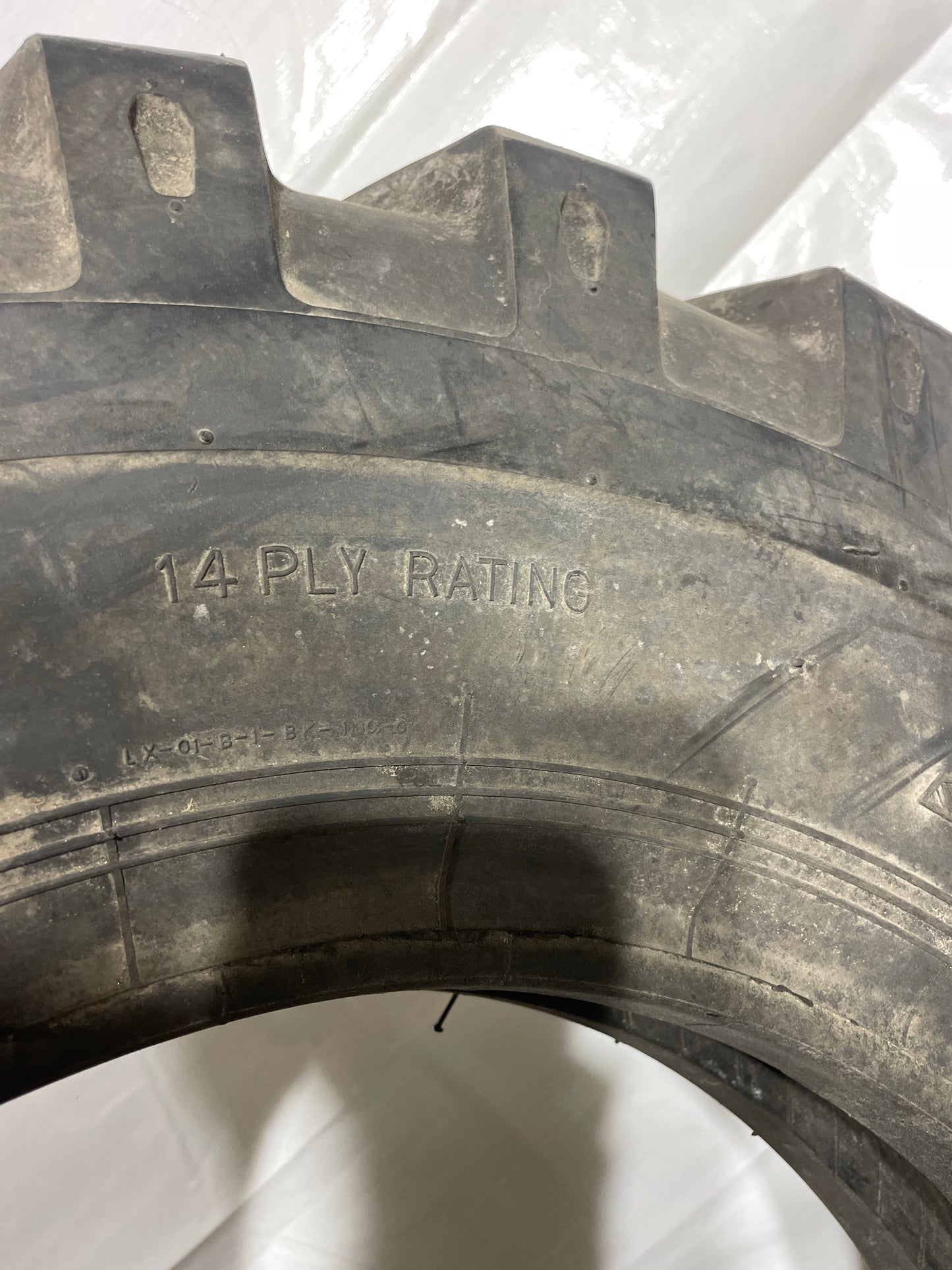 9.00-20 BKT EM936 #8936