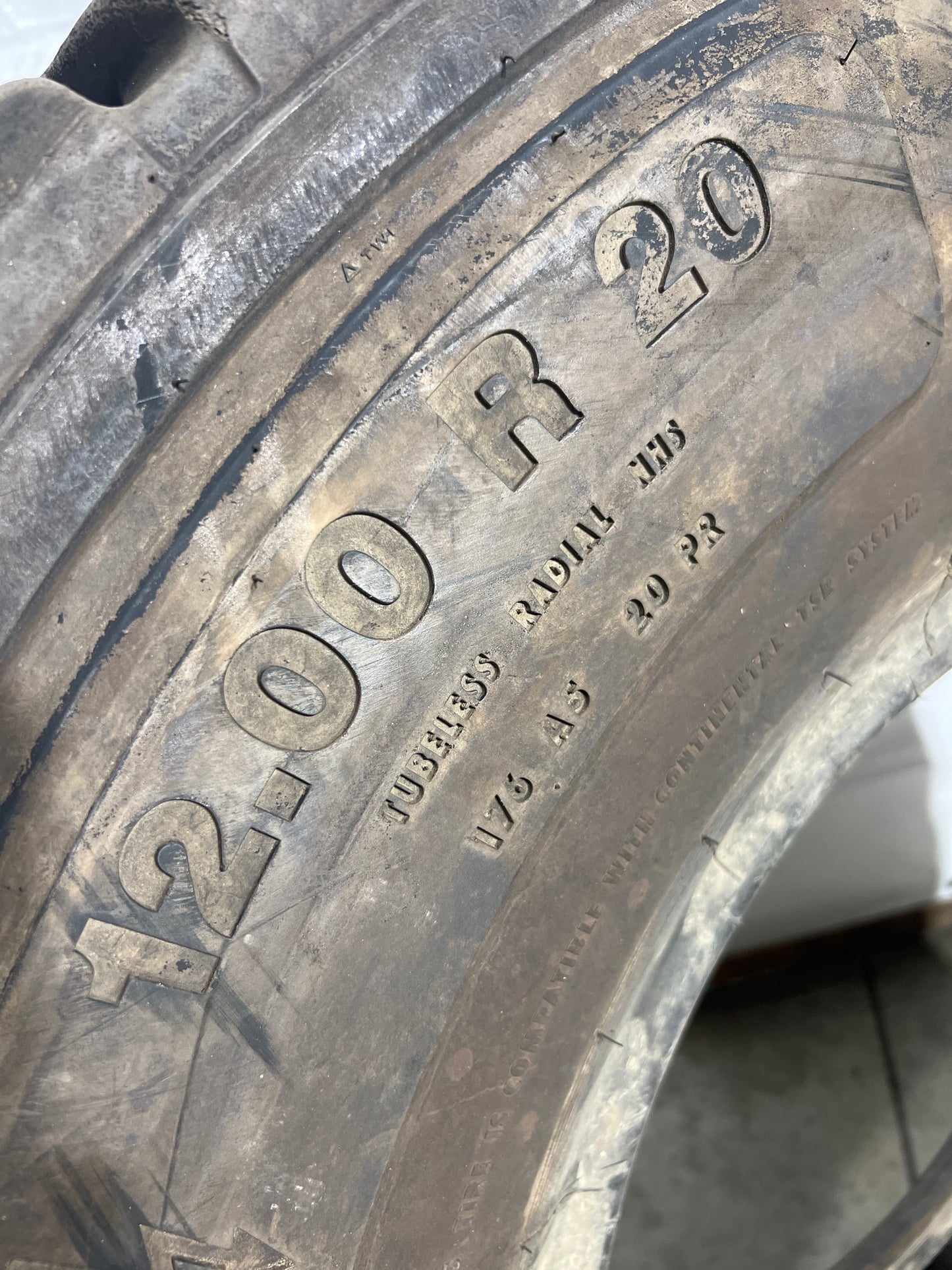 12.00R20 CONTINENTAL CONTI RT20 #4551