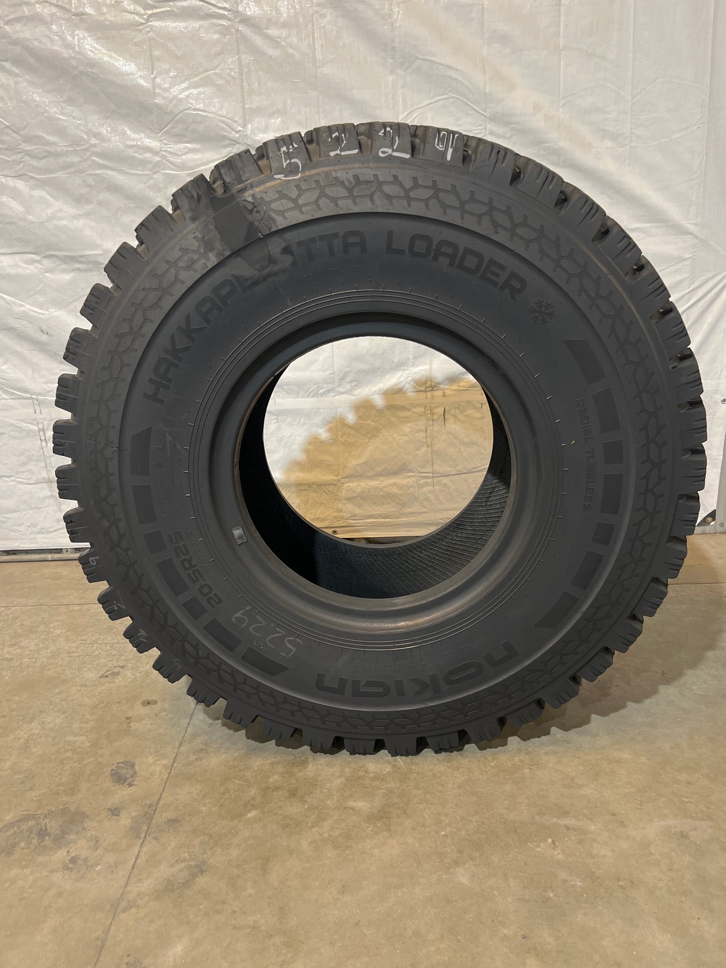 20.5R25 NOKIAN HAKKAPELITTA LOADER #5229
