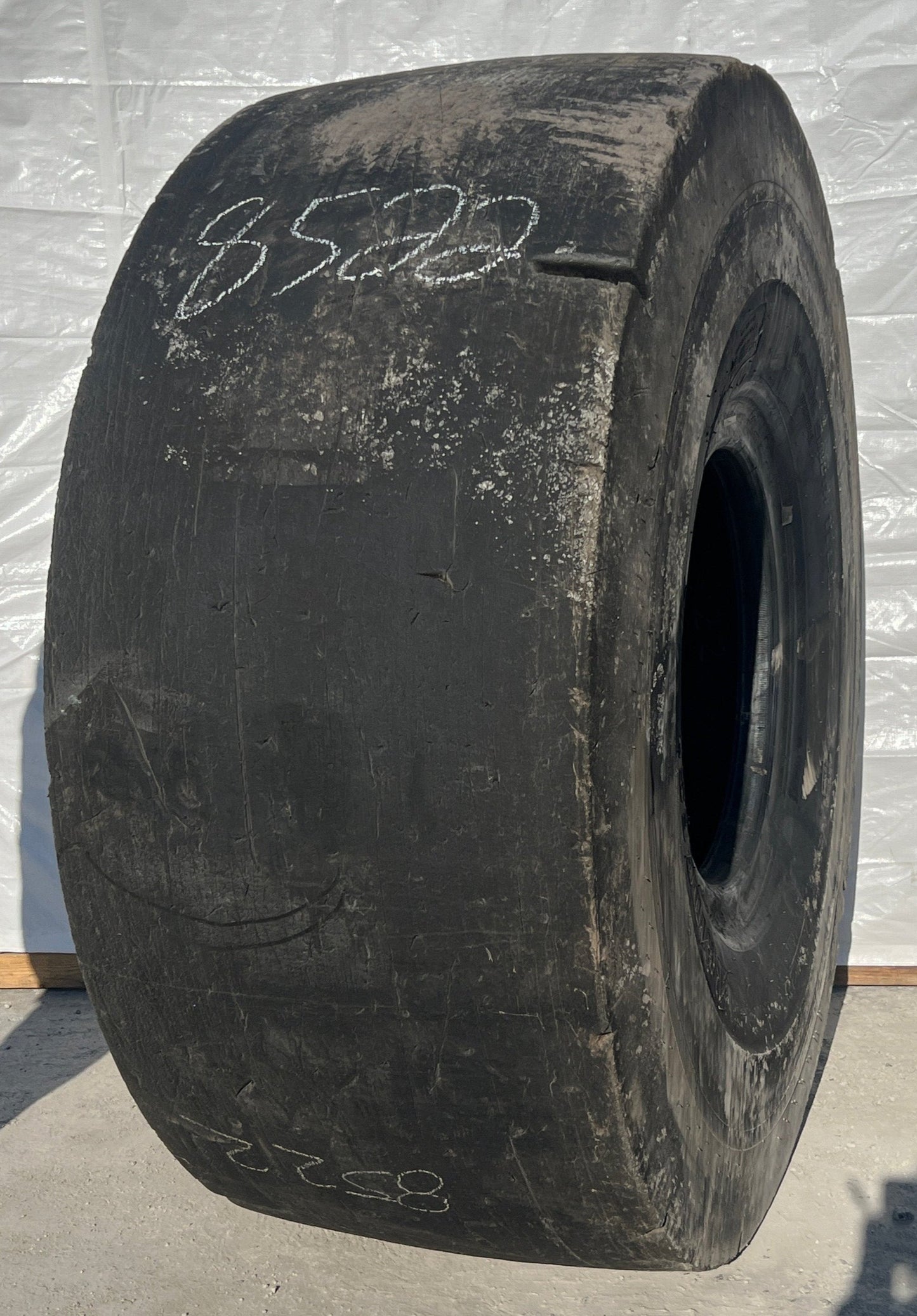 29.5R29 BRIDGESTONE V-STEEL SMOOTH TREAD-M S (VSMS)