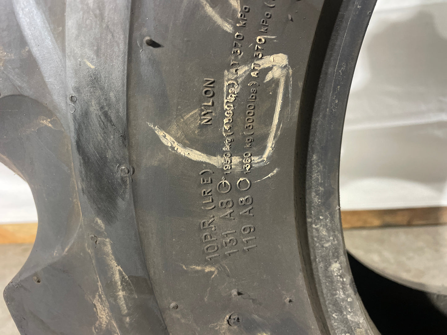 10.5/80-18 DEESTONE DUMPER POWER 10 PLY #6916