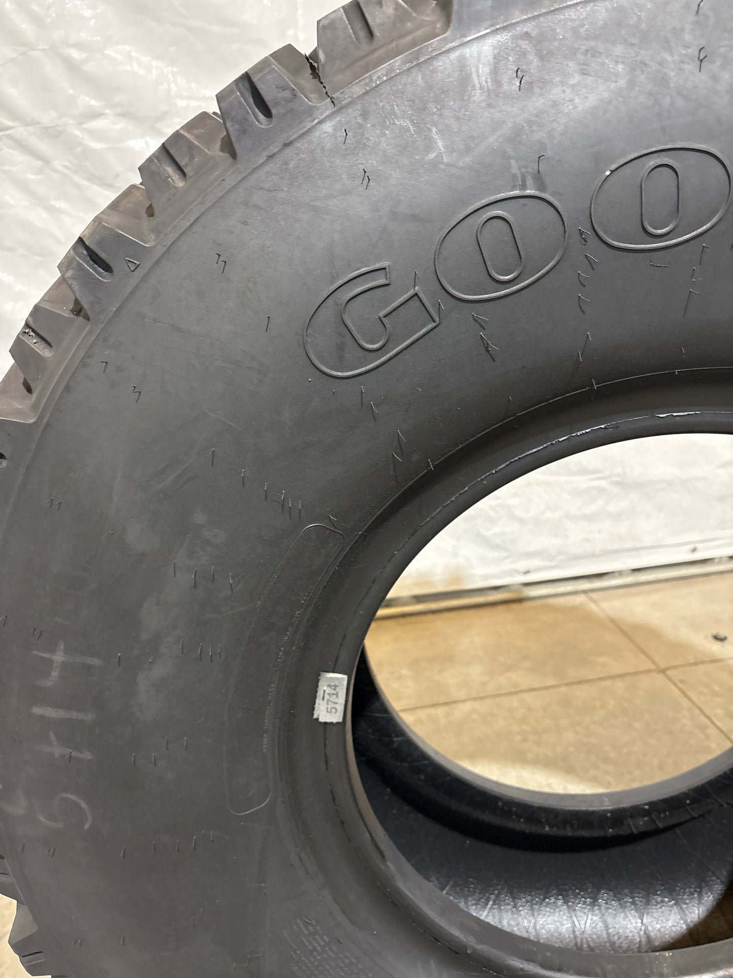 395/85R20 GOODYEAR MV/T MILITARY TRUCK TIRE #5714