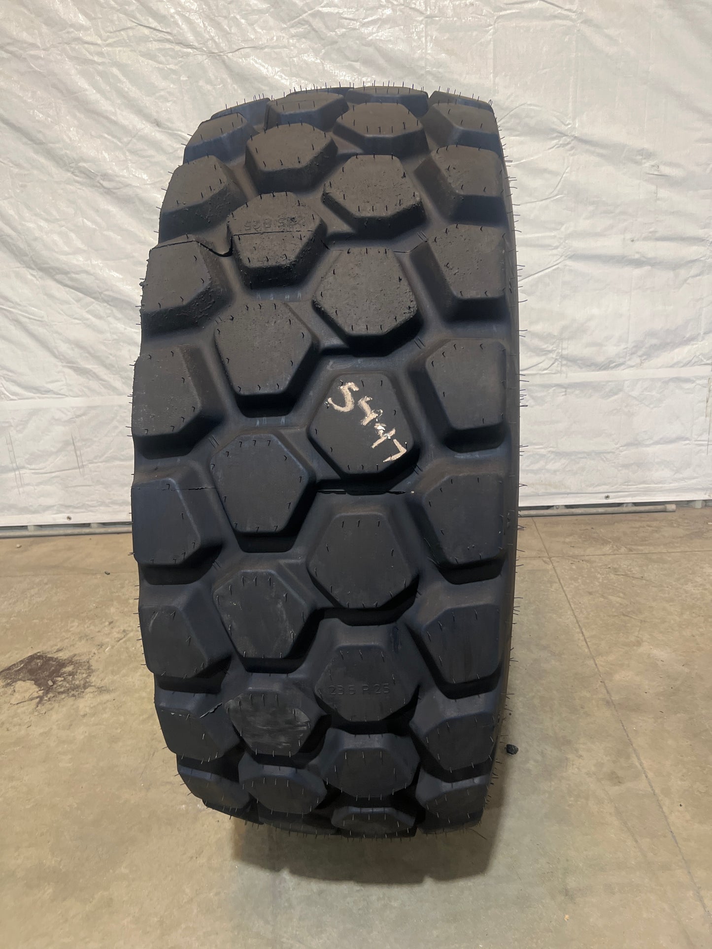 23.5R25 CONTINENTAL EM-MASTER #5447