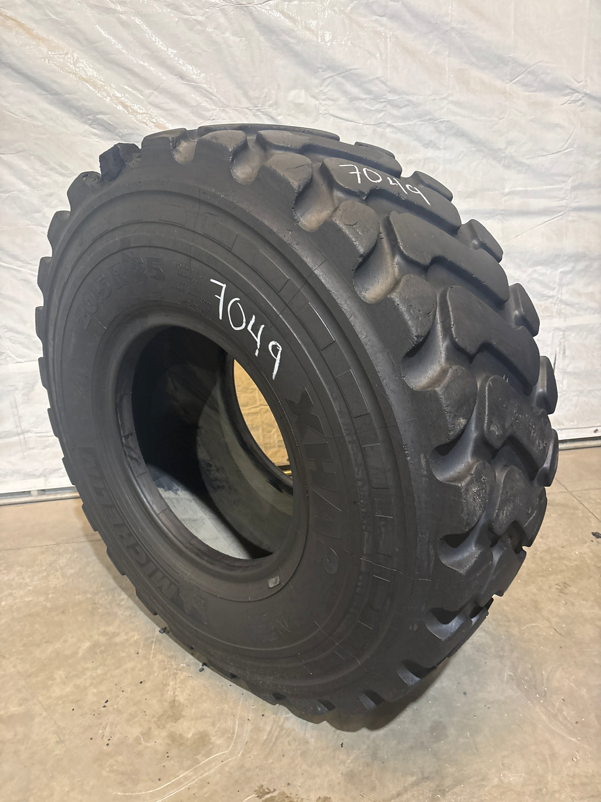 20.5R25 MICHELIN XHA2 #7049