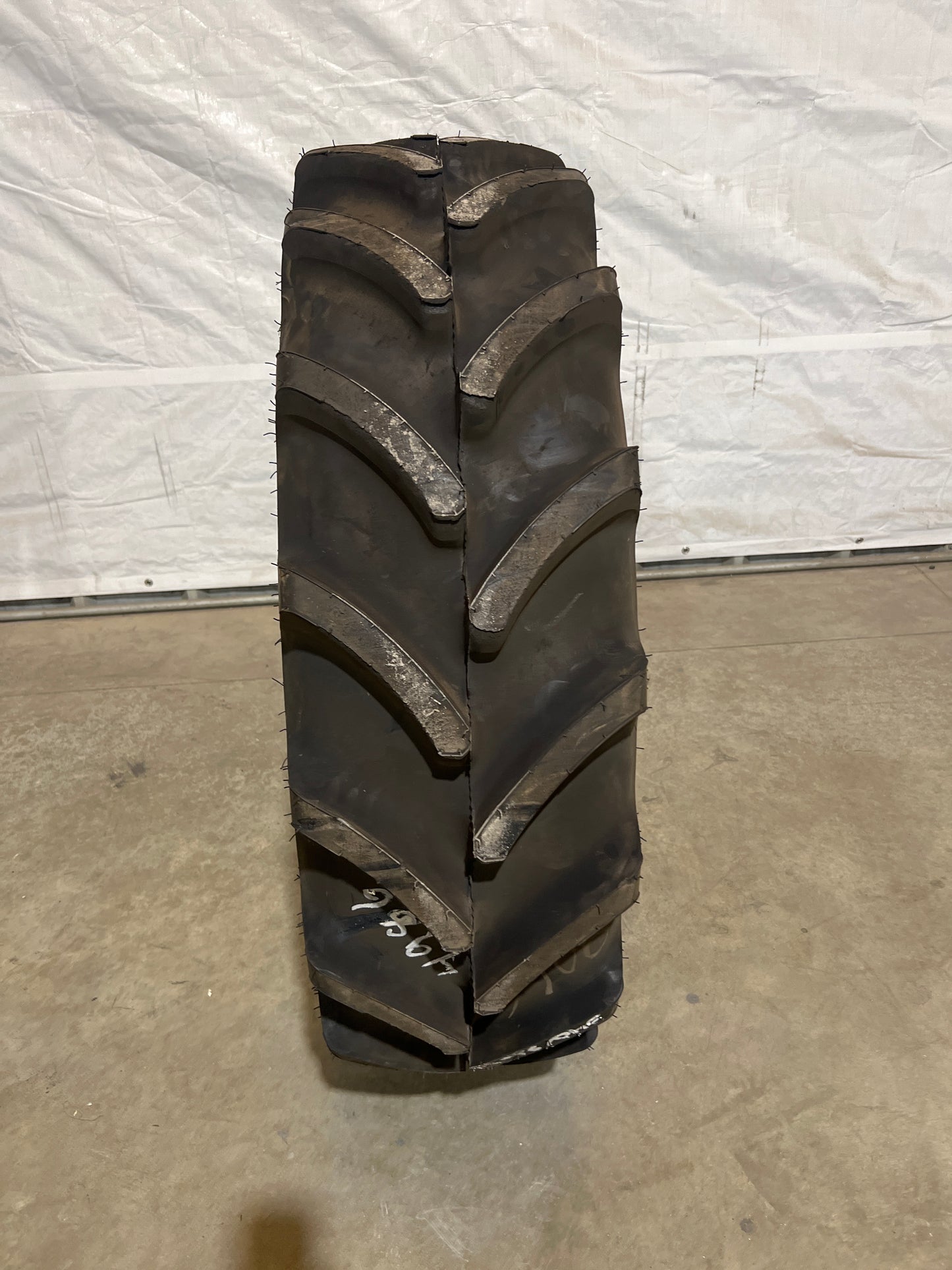 13.00-24 FIRESTONE SUPER GROUND GRIP #4986