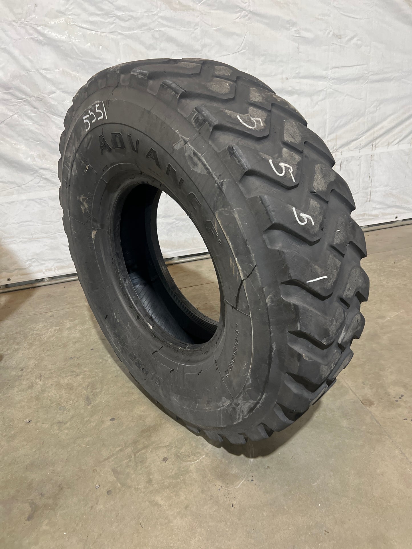 14.00R24 ADVANCE GLR82-E2 #5551