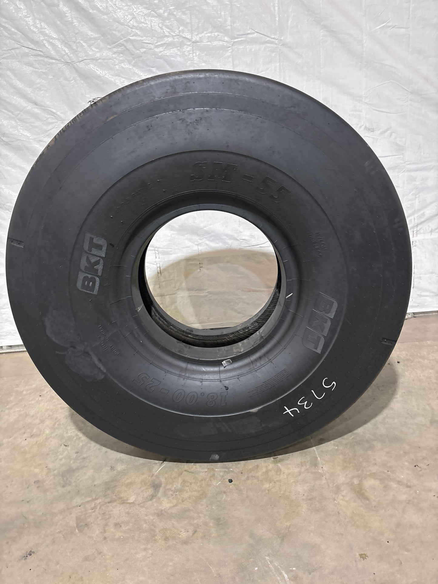 18.00-25 BKT SM-55 IND-5 PORT SPECIAL 40 PLY TIRE #5734