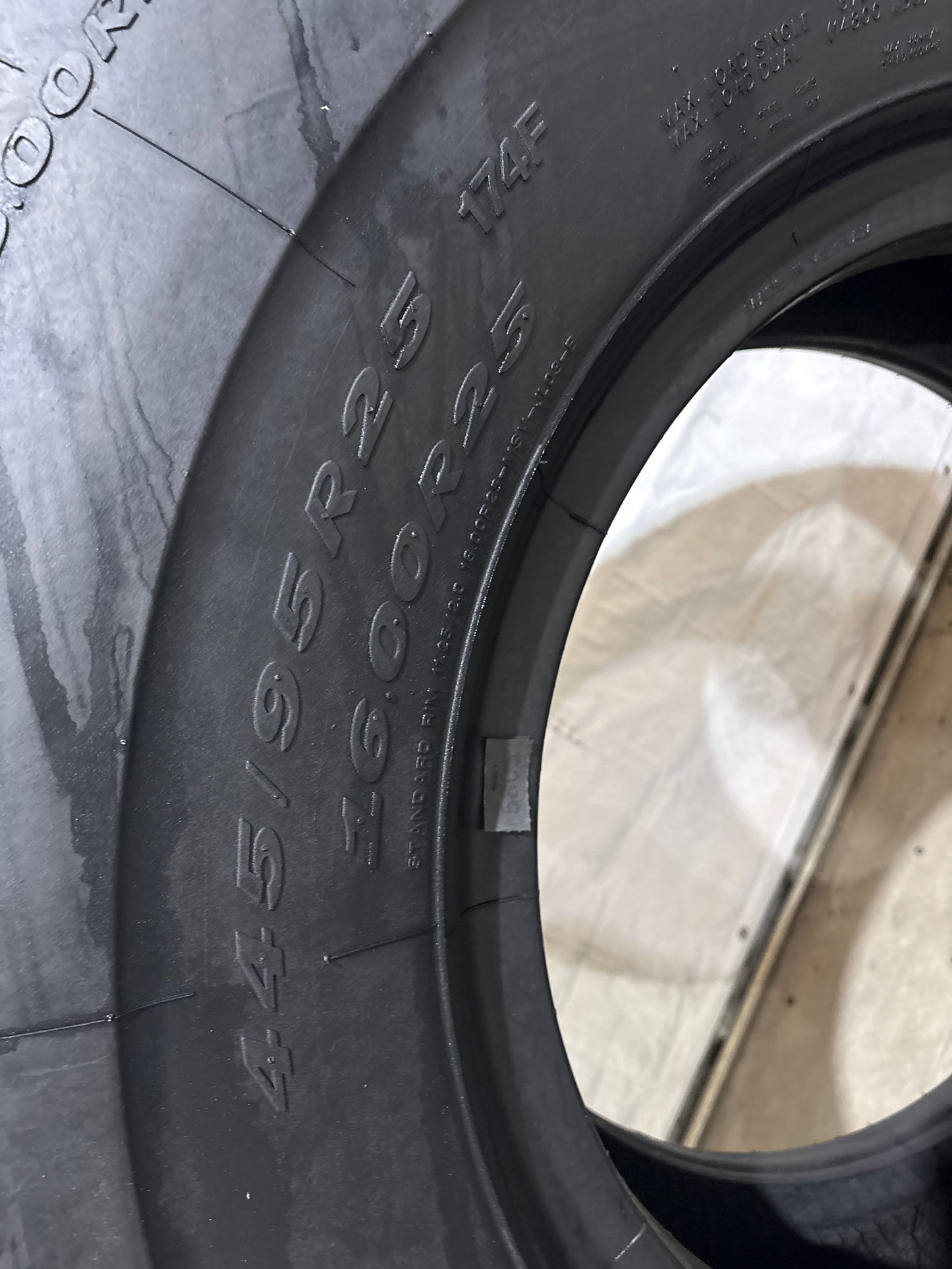 16.00R25 (445/95R25) MAXAM MS V01 #5805