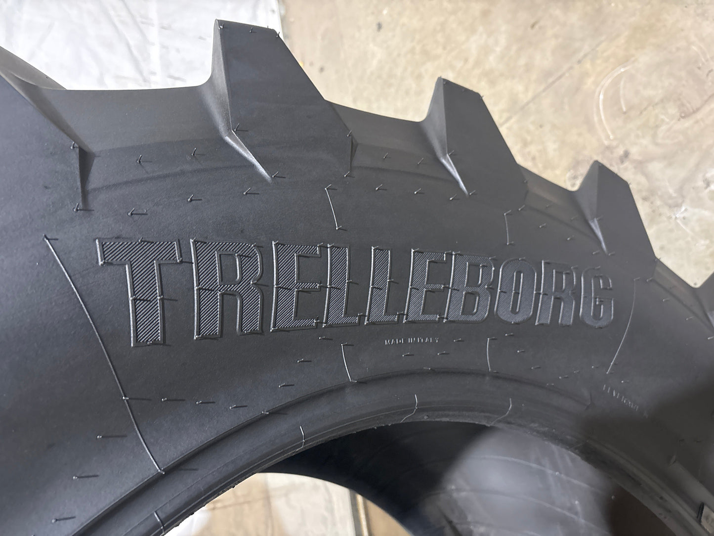 650/60R34 TRELLEBORG TM 900 HIGH POWER #5879