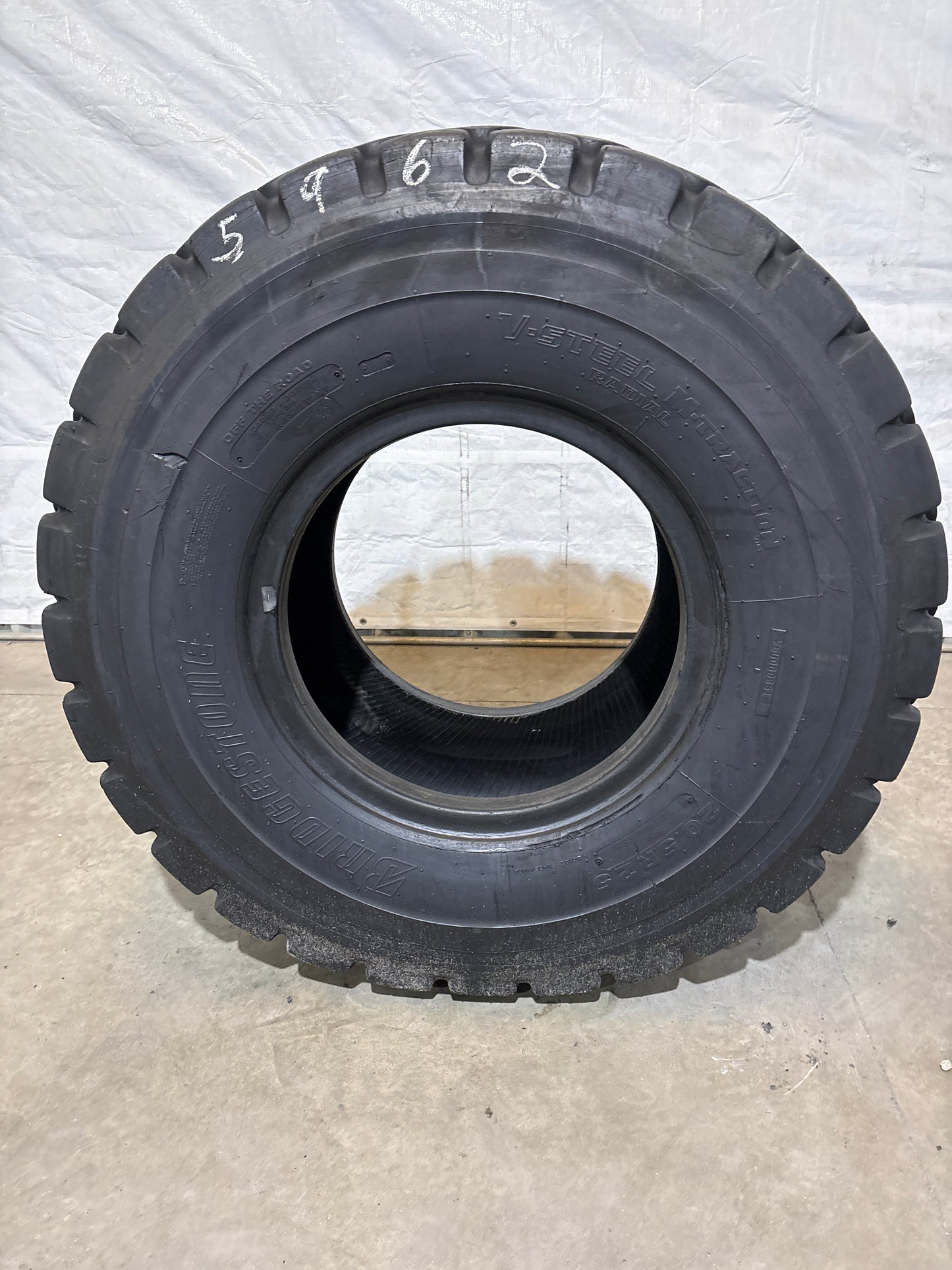 20.5R25 BRIDGESTONE V-STEEL M-TRACTION #5962