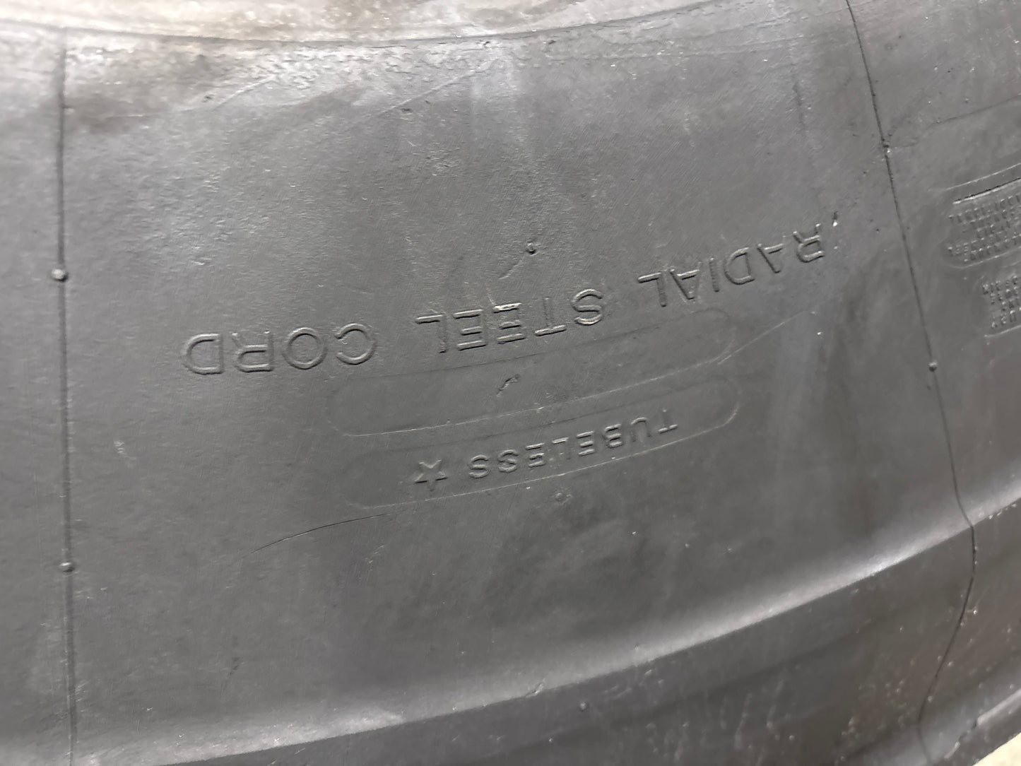 29.5R25 MICHELIN XHA #6880