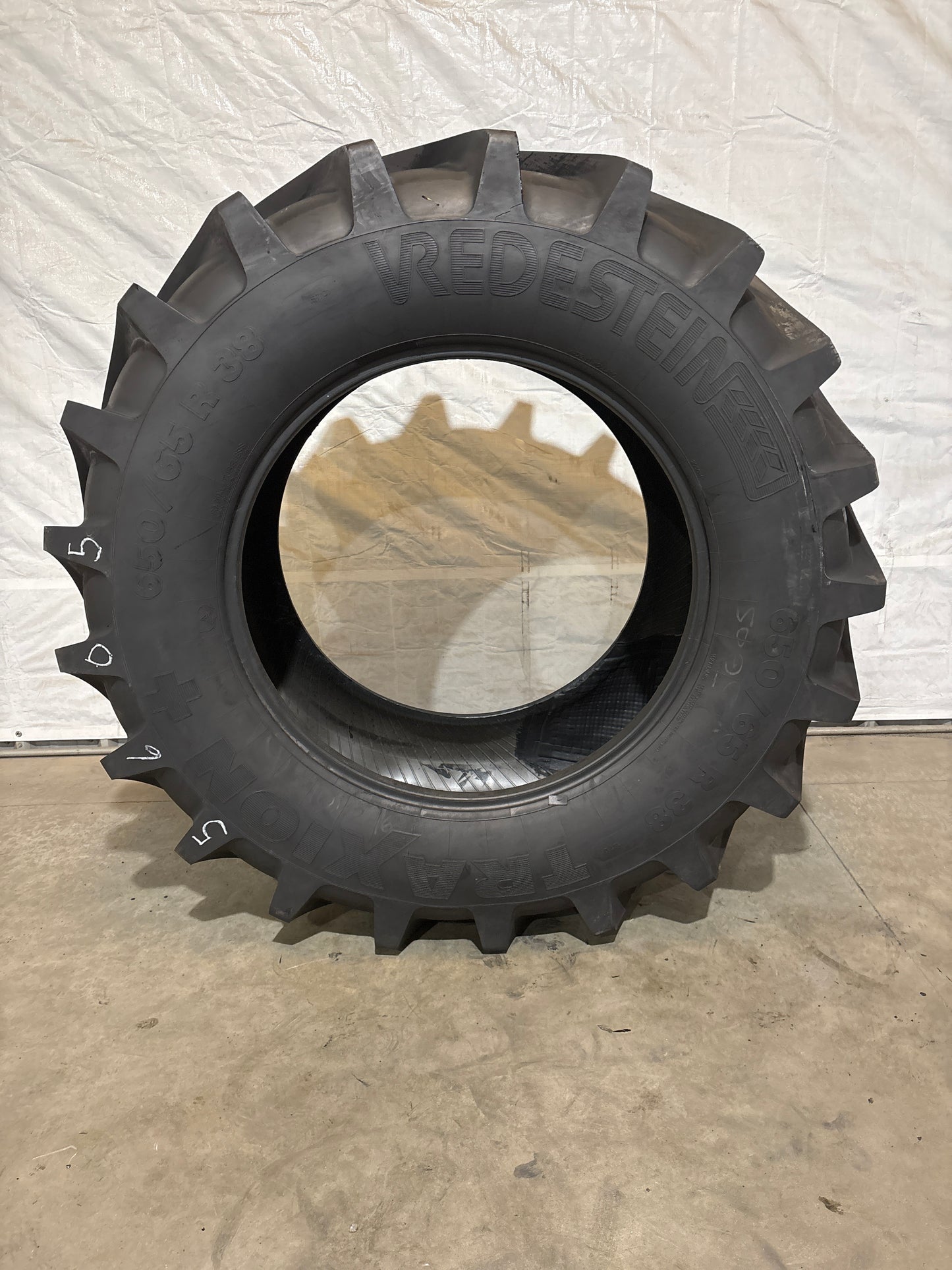 650/65R38 VREDESTEIN TRAXION 65 #5605
