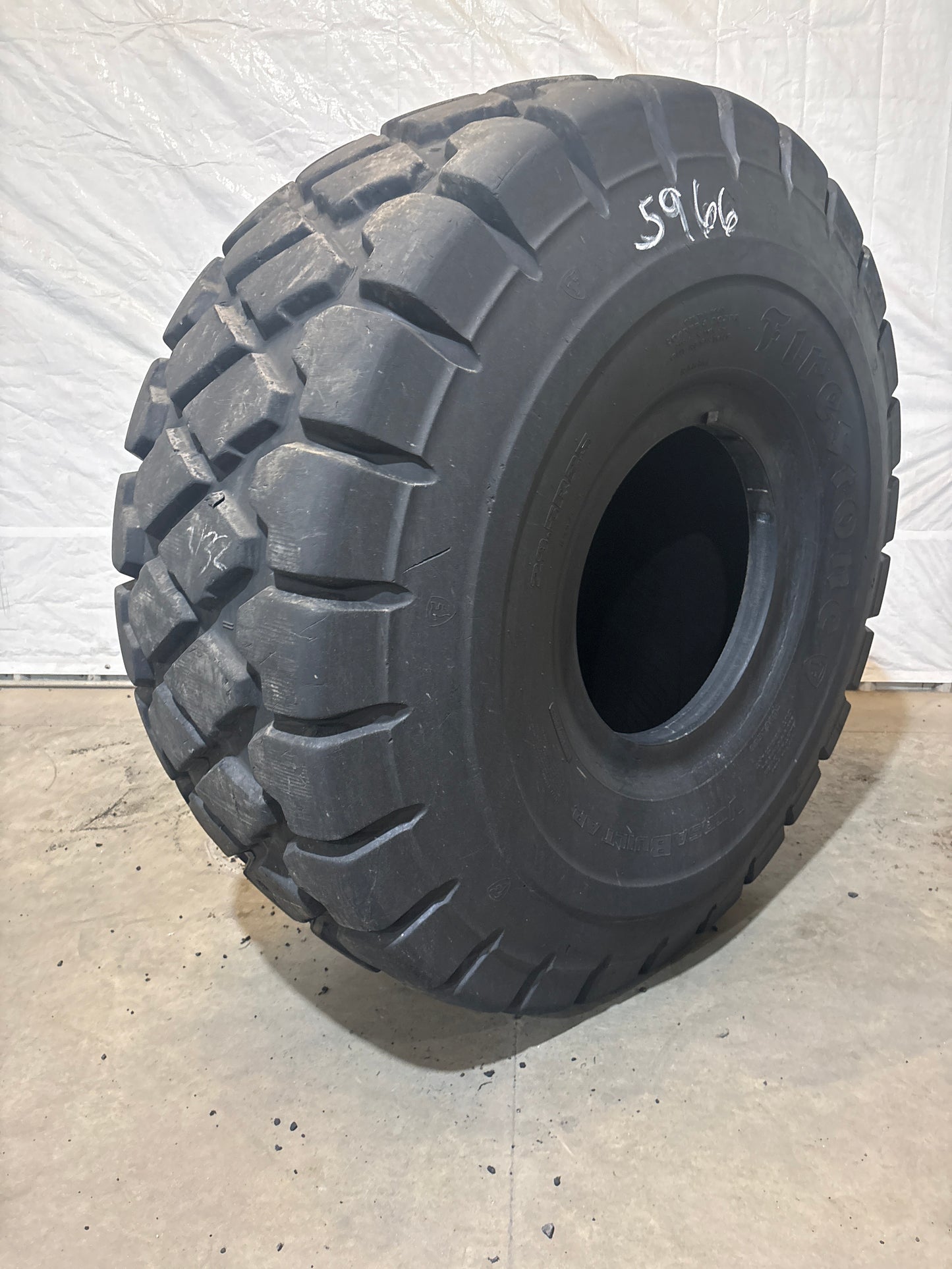 29.5R25 FIRESTONE VERSA BUILT ALL PURPOSE E-3/L-3 LOADER TIRE #5966