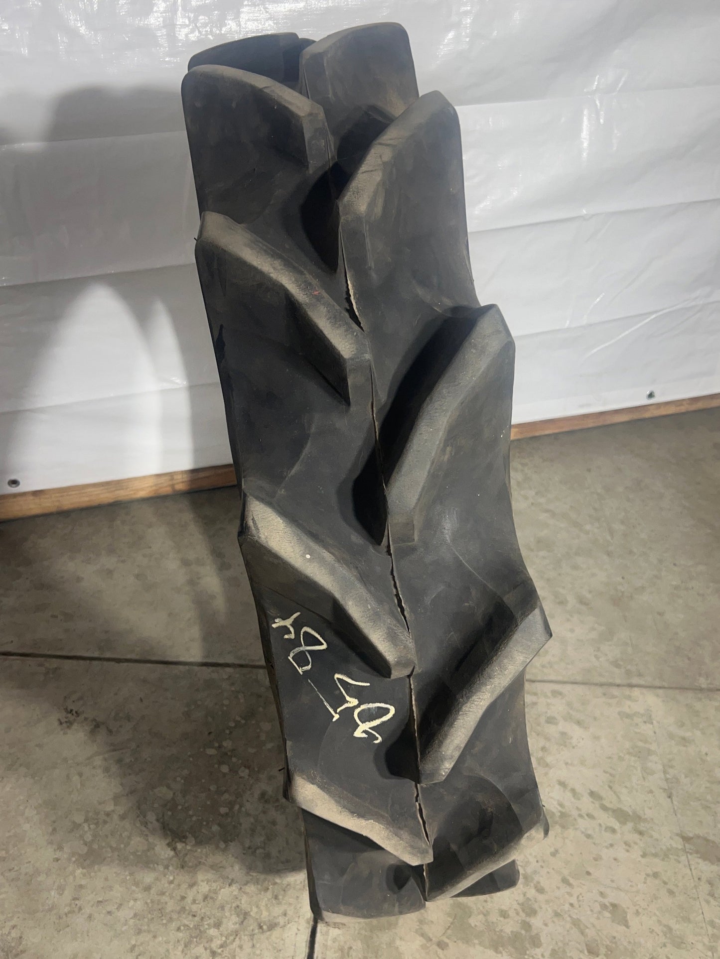 9.5-24 BRIDGESTONE AG TRACTOR  T13H