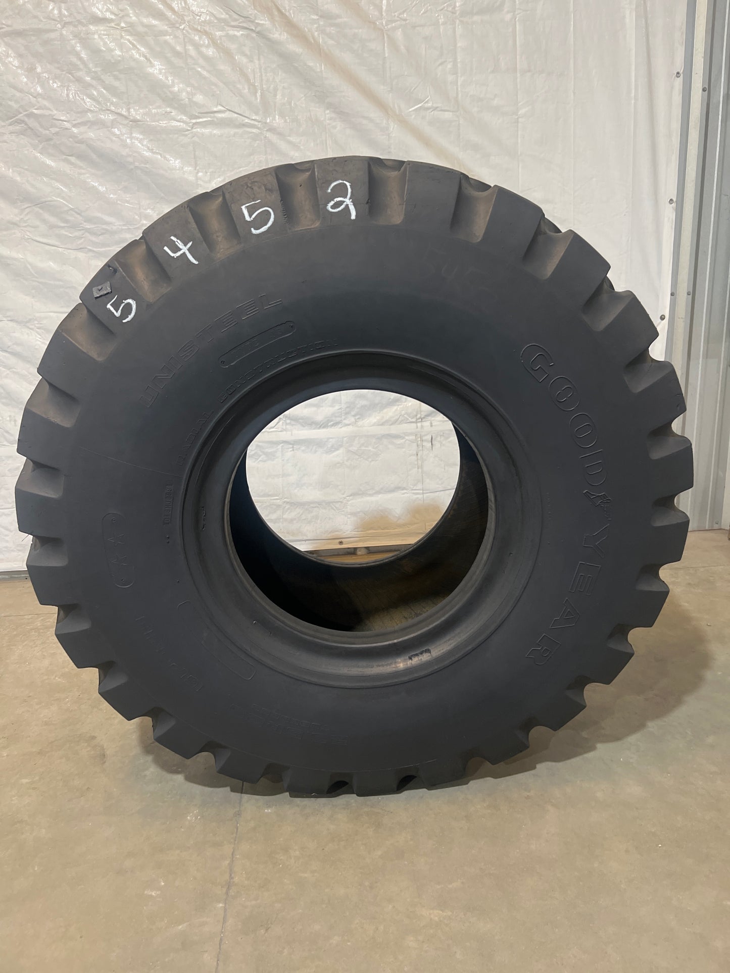 23.5R25 GOODYEAR RADIAL ALL CONSTRUCTION GP-2B #5452
