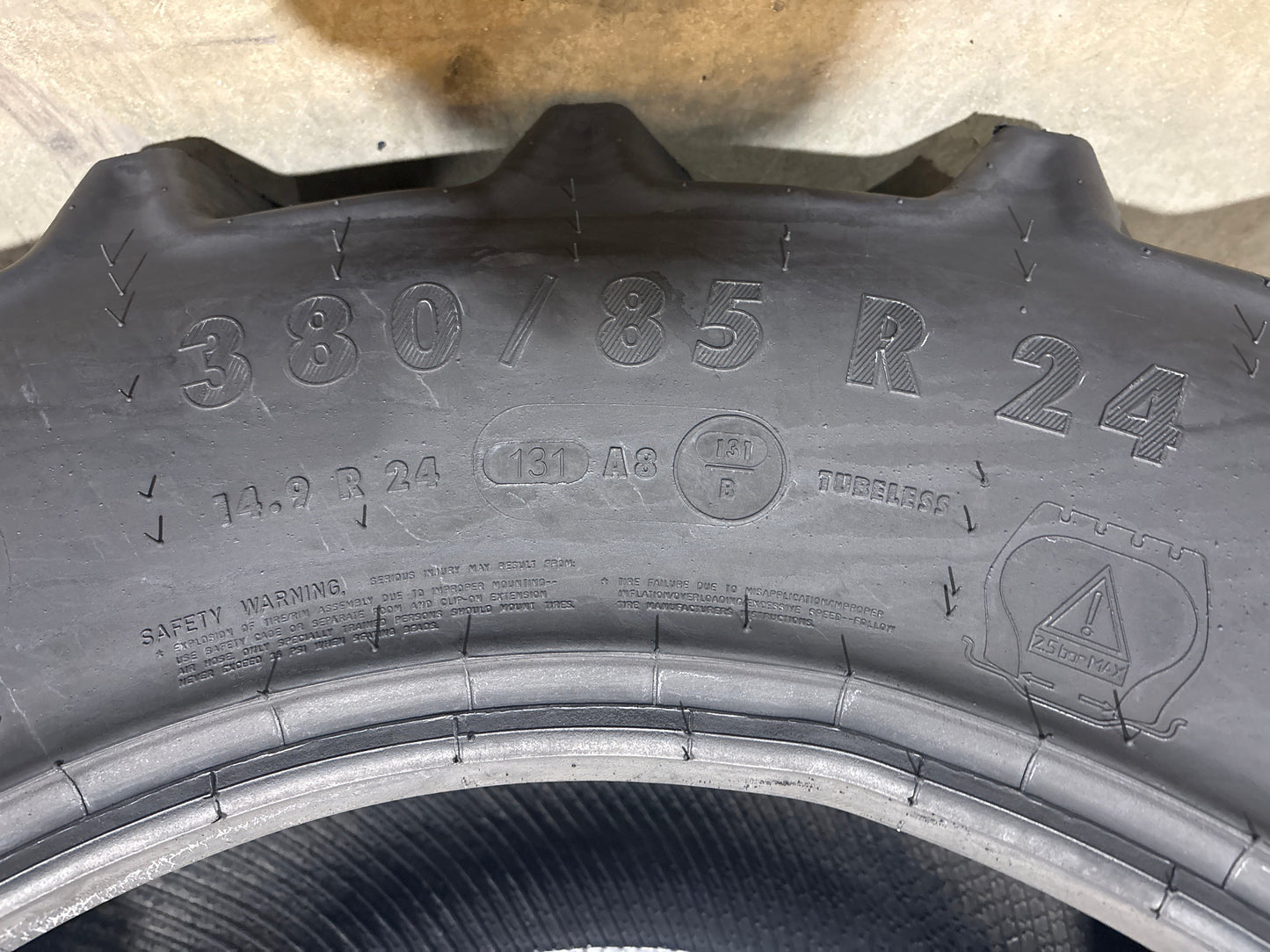 380/85R24 (14.9R24) MITAS AC85 #5689