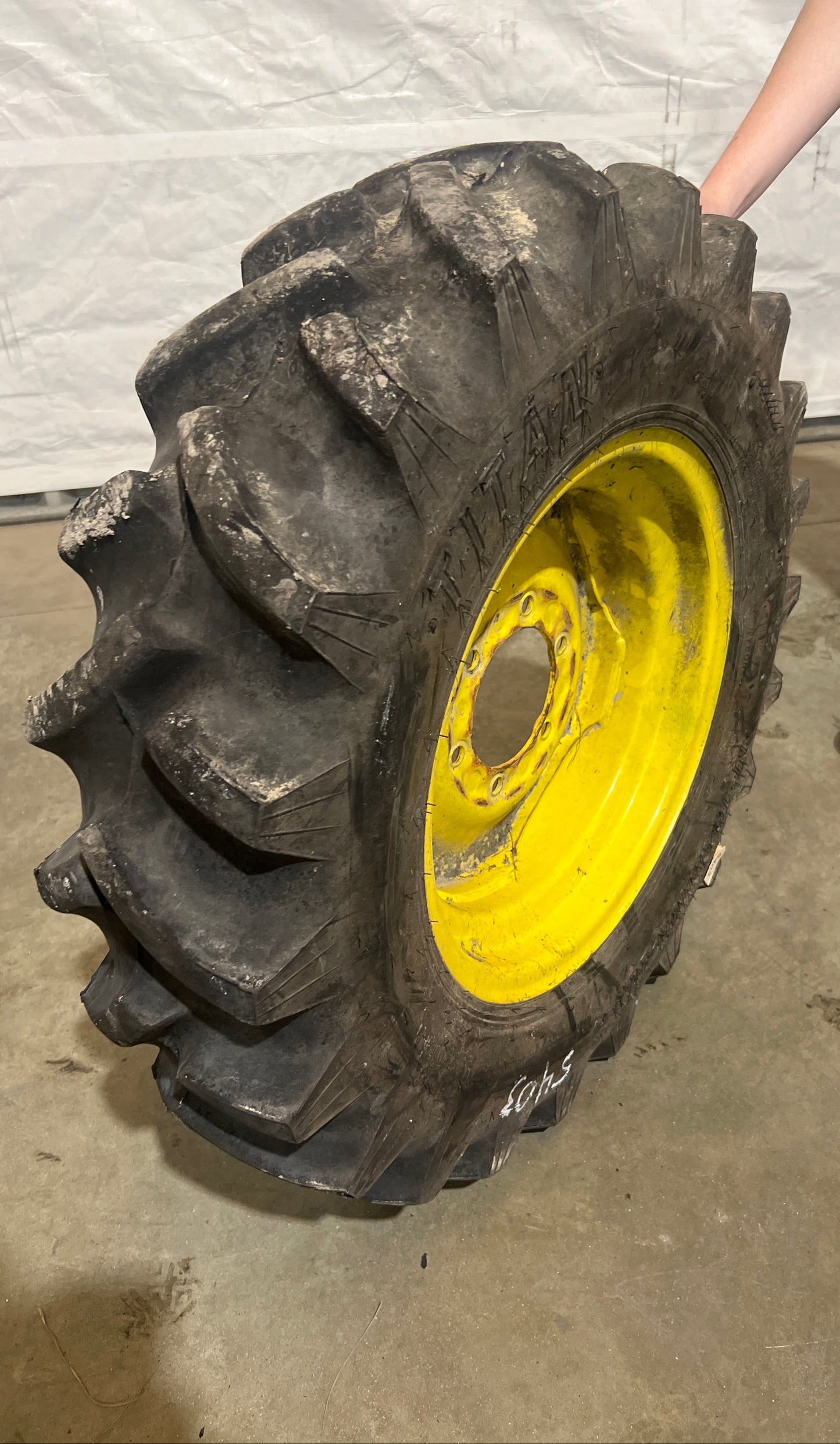 8-16 TITAN HI TRACTION LUG #5403
