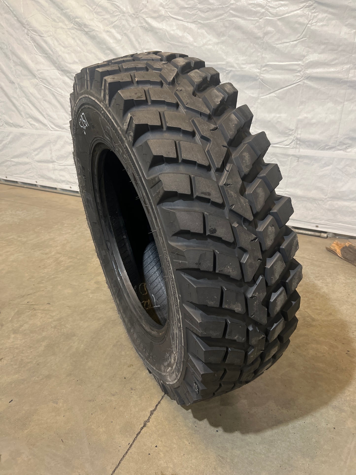 360/80R28 NOKIAN TRI 2 #5287