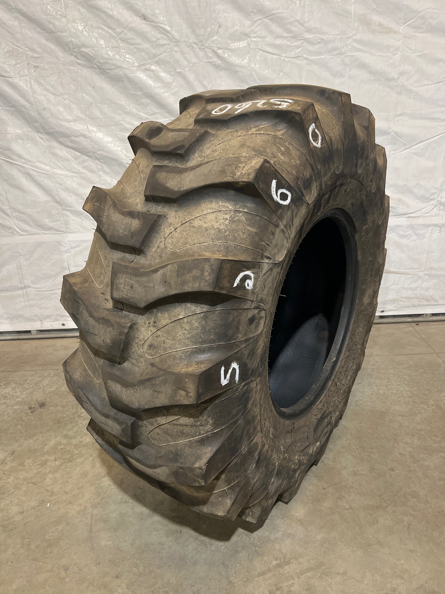 18.4-24 Titan INDUSTRIAL TRACTOR LUG TL #5260