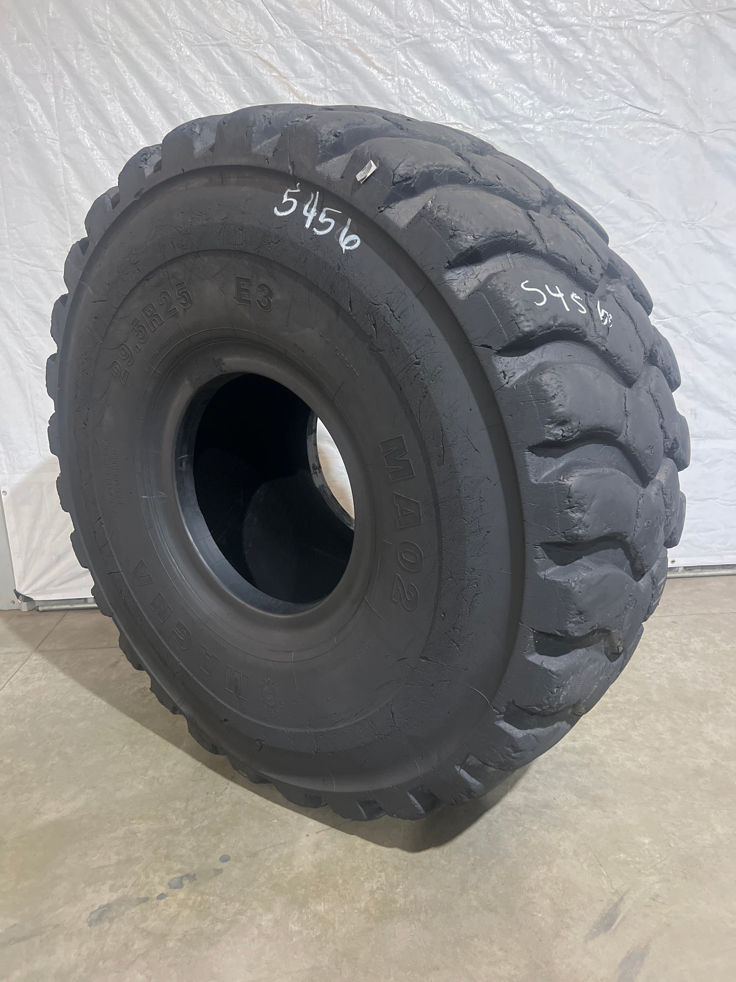 29.5R25 MAGNA MA02 #5456