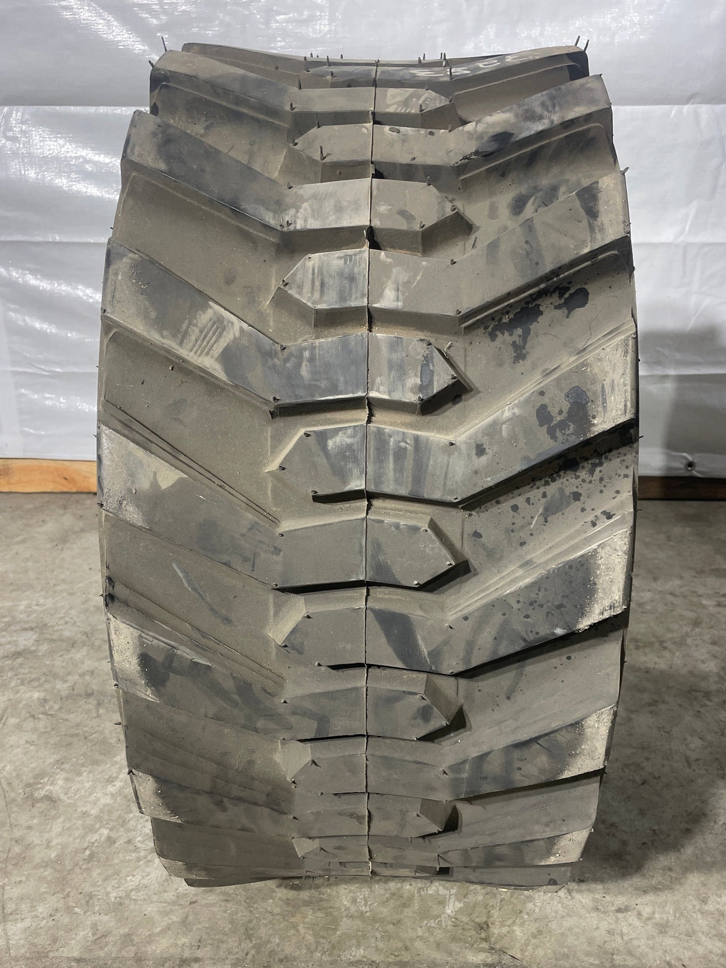 33x15.50-16.5 PRIMEX BOSSGRIP R-4