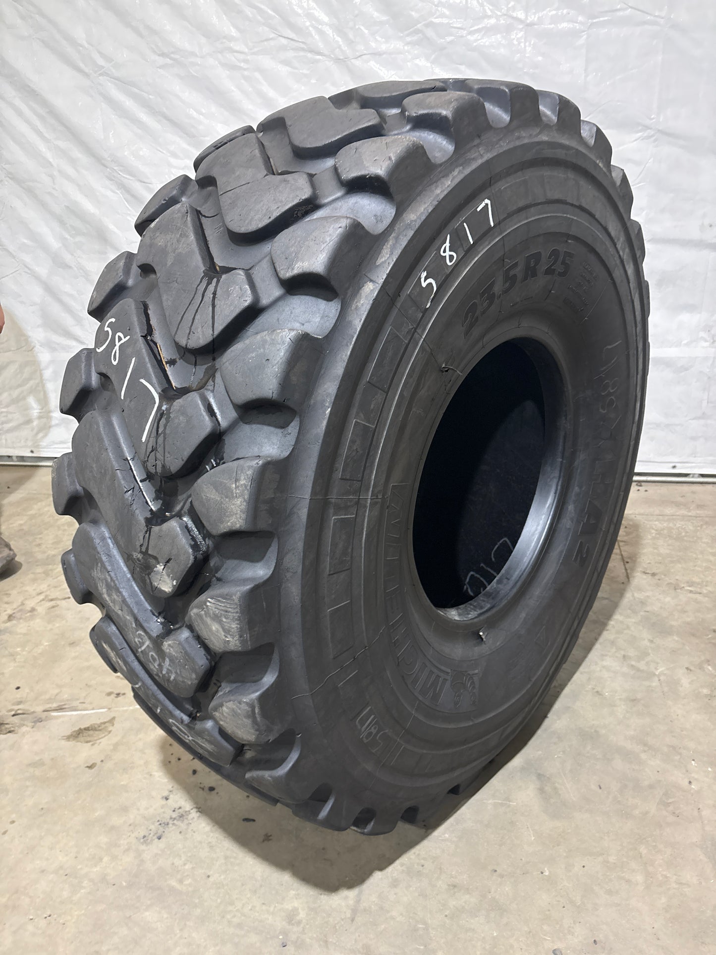 23.5R25 MICHELIN XHA2 #5817