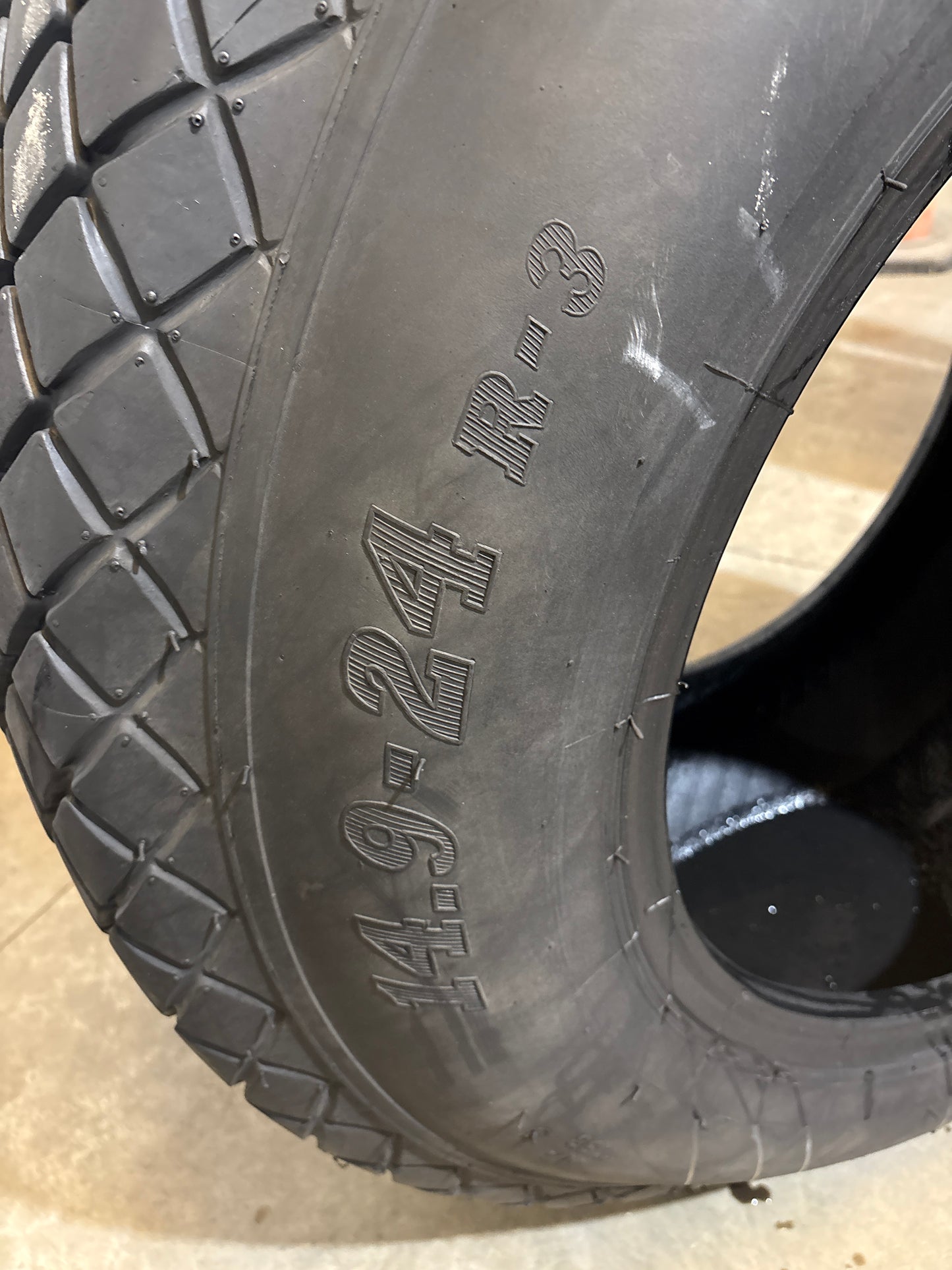 14.9-24 AMERICAN FARM KING FARM TIRE #5928