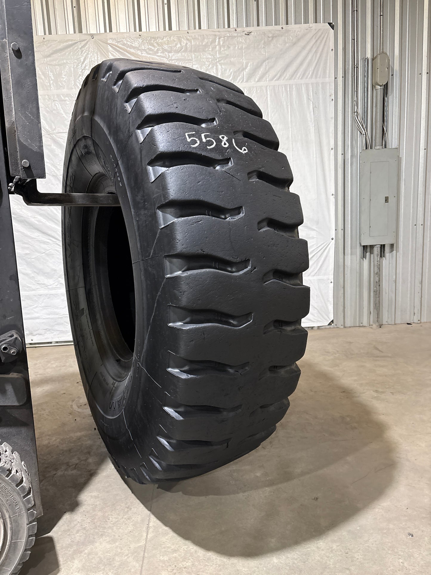 24.00R35 MAXAM MS402 #5586