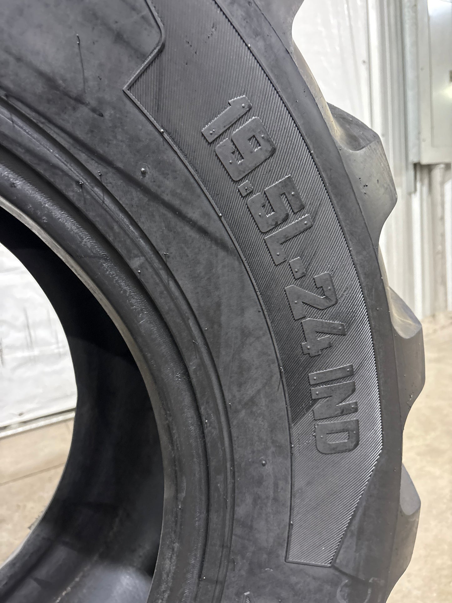 19.5L-24 CAMSO BHL 532 #5972