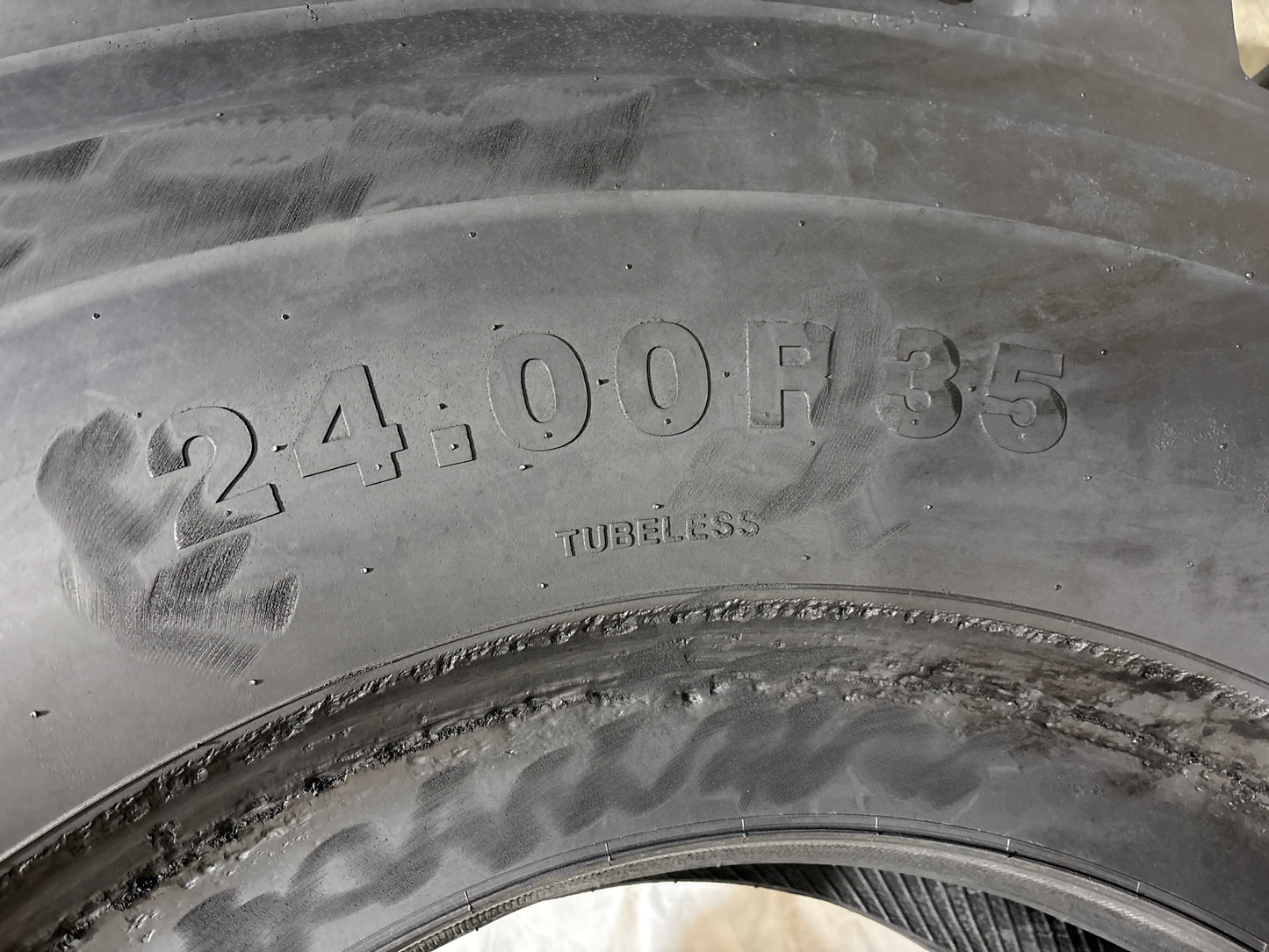24.00R35 BKT EARTHMAX SR47 #5637