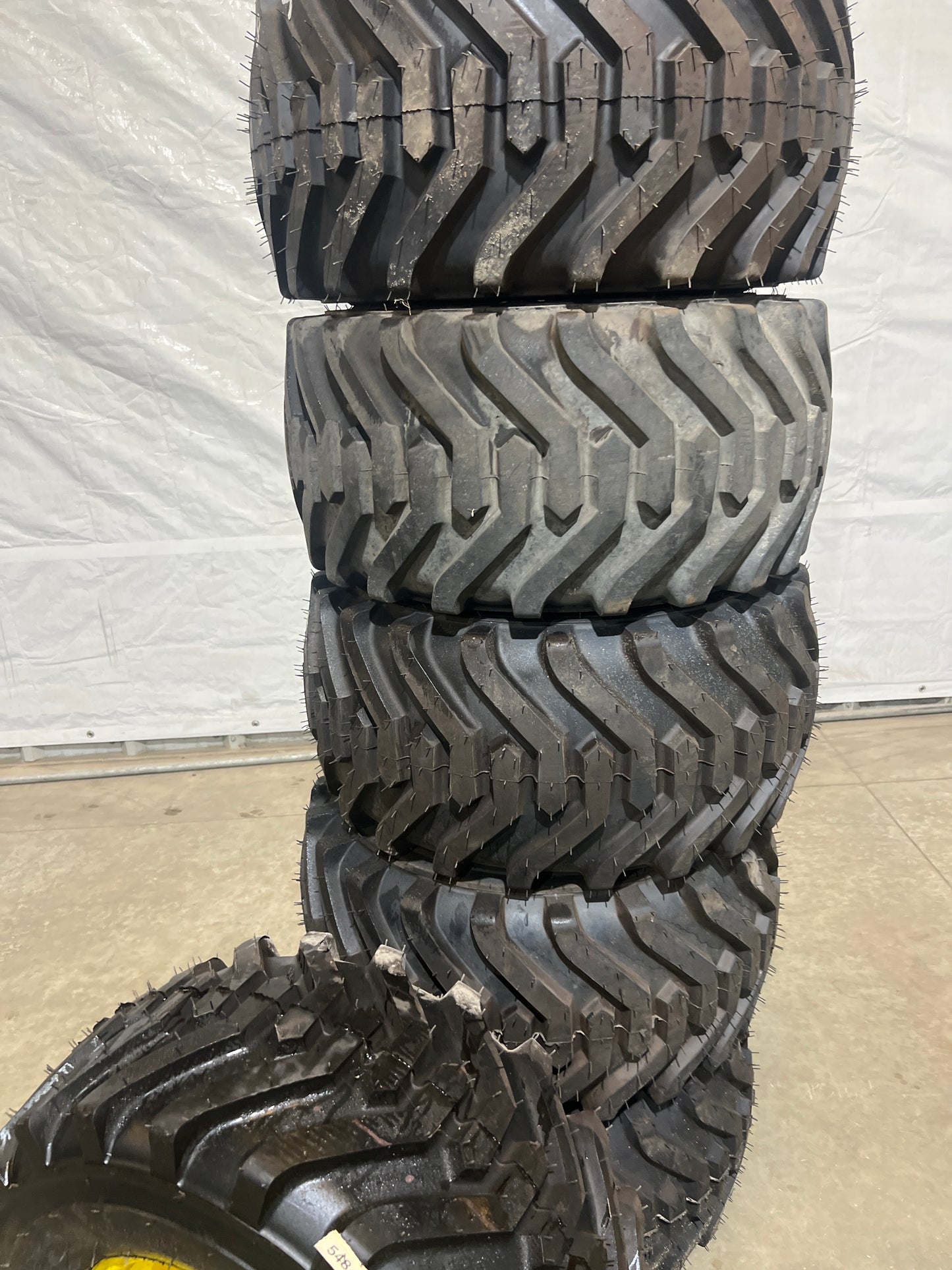 305/60-12 (26x12.00-12) Carlisle Trac Chief #5484
