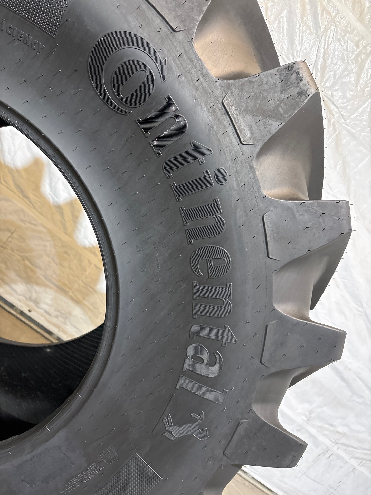 USED 800/70R32 CONTINENTAL COMBINE MASTER #5627