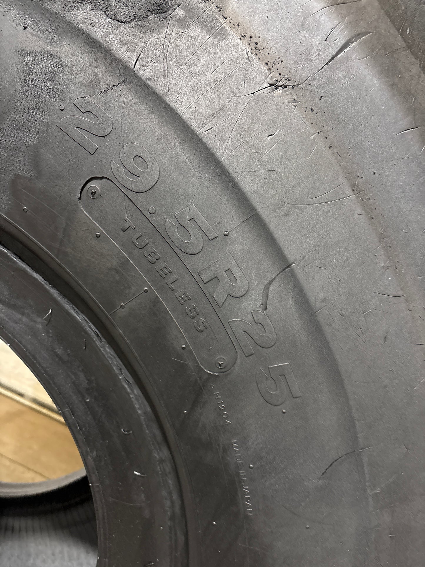 29.5R25 BRIDGESTONE V-STEEL L TRACTION #5961