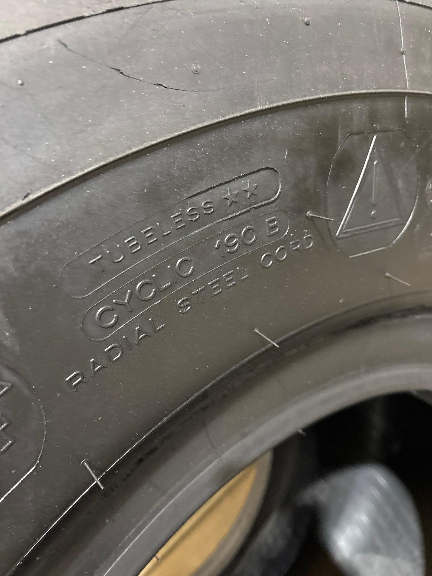 750/65R25 (30/65R25) MICHELIN XAD 65-1 #5983