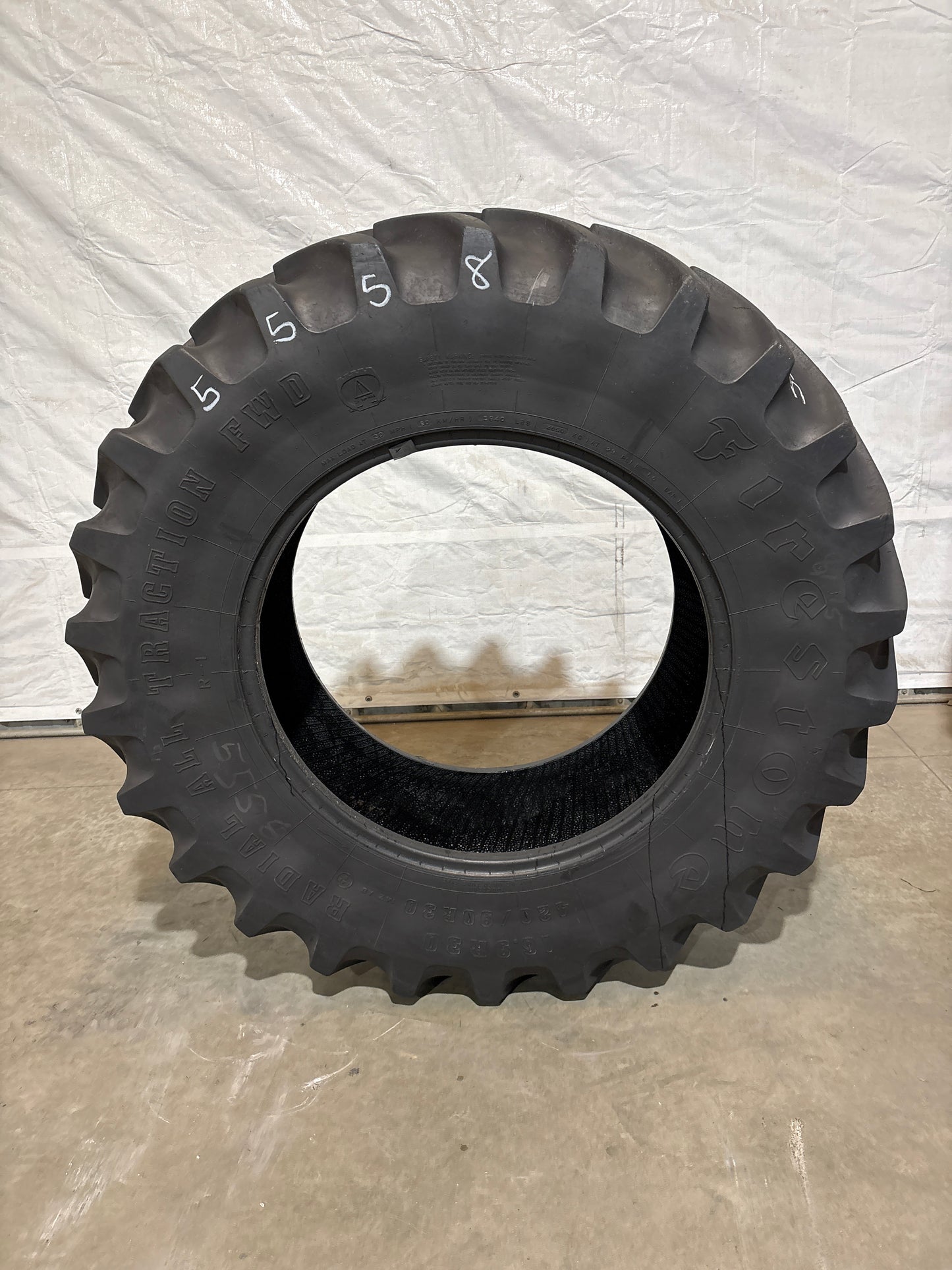 16.9R30 (420/90R30) FIRESTONE RADIAL ALL TRACTION #5558