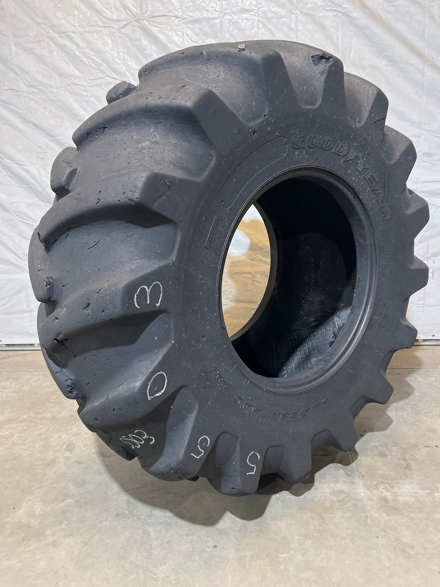 30.5L-32 GOODYEAR LOGGER LUG II HD #5503