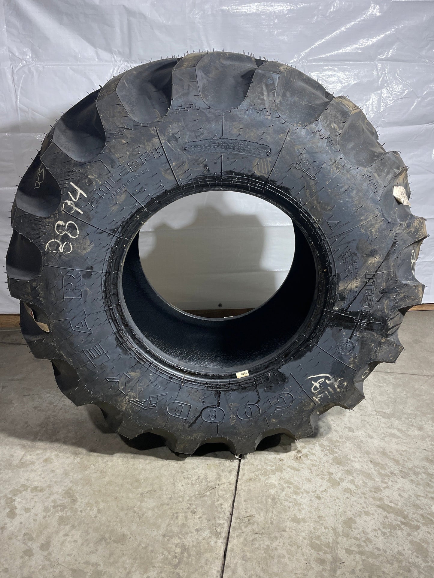 21L-24 GOODYEAR IT 525