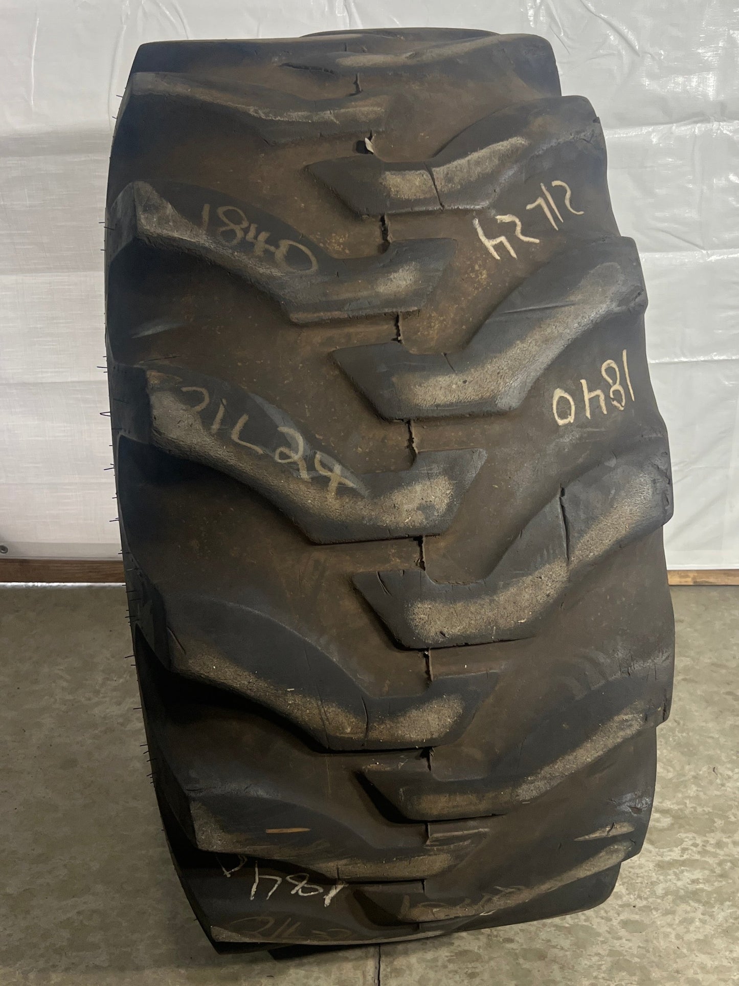 21L-24 FIRESTONE ALL TRAC UTILITY