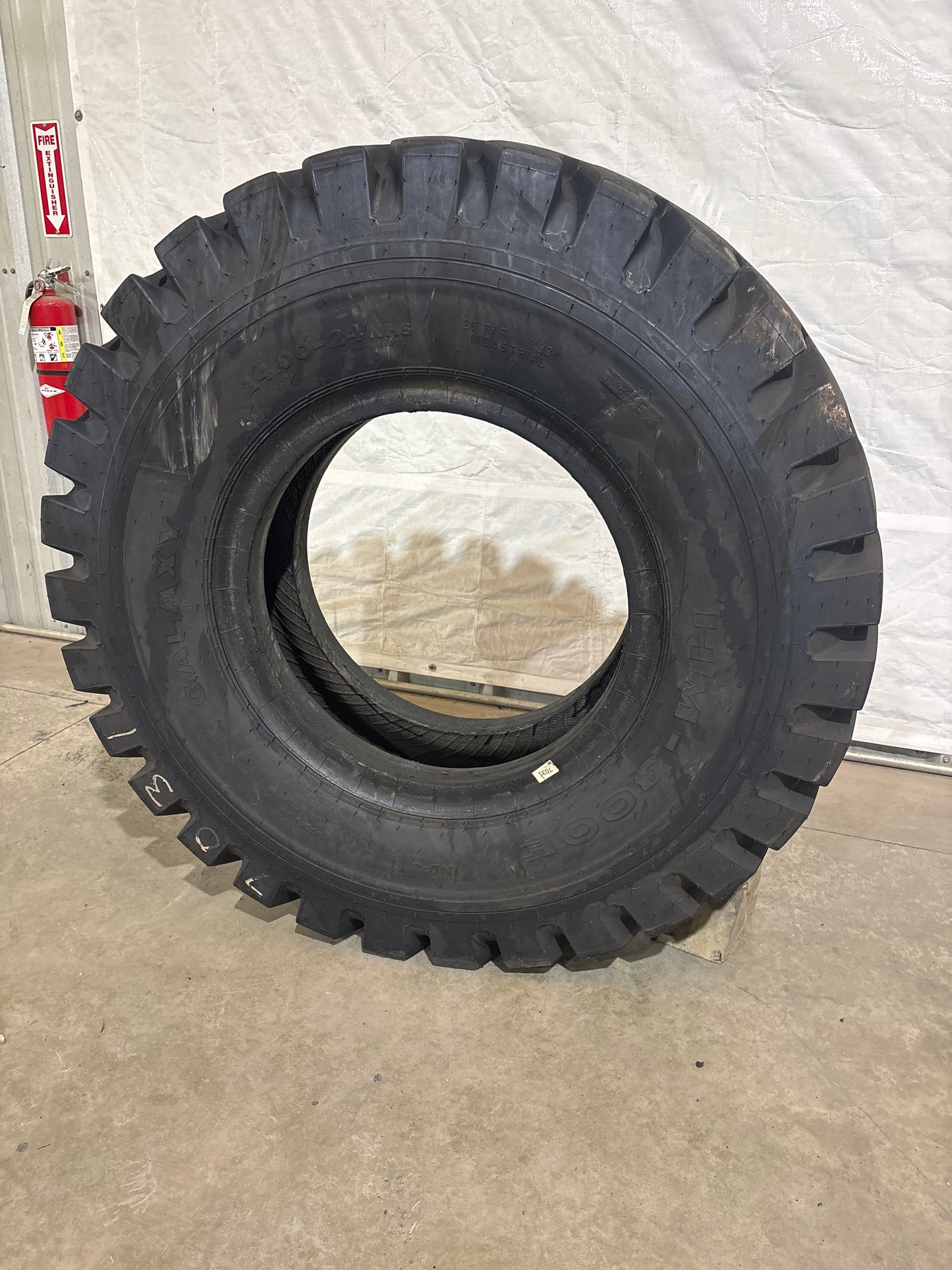 14.00-24 GALAXY HM-300E 28 PLY #7031