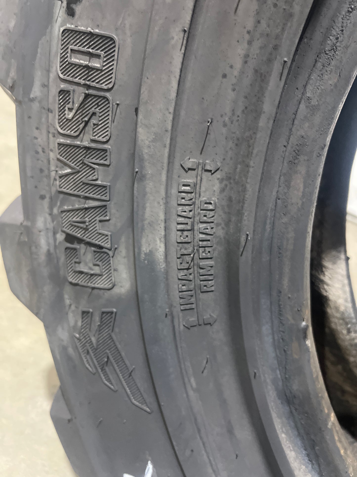 400/75-28 CAMSO TLH 753 #5542