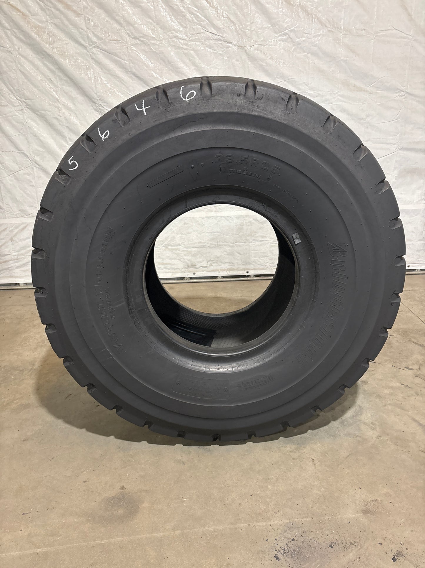 23.5R25 BRIDGESTONE V-STEEL M-TRACTION – E-4 / L-4 #5646